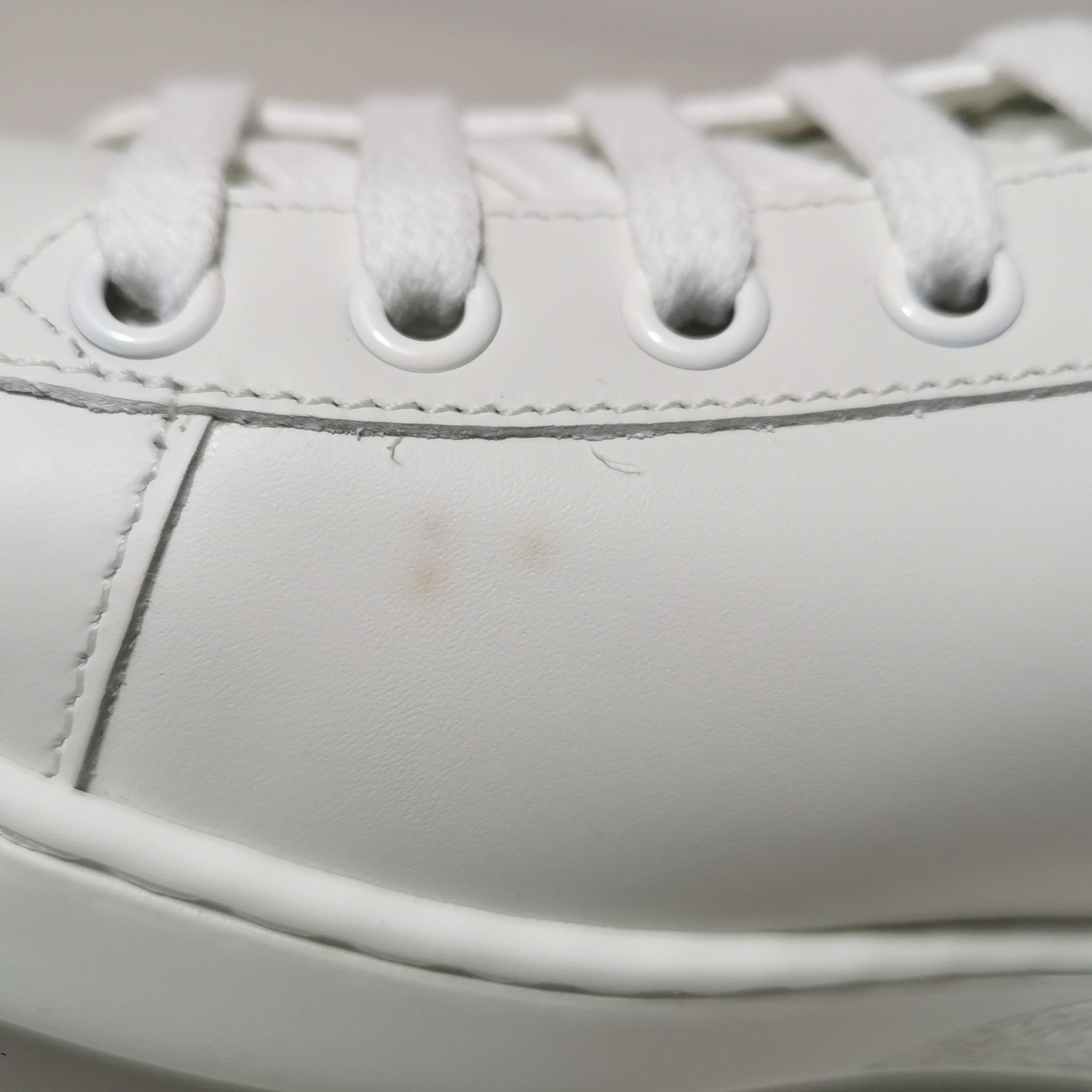 Gucci Gucci Women 7-5 Lowtop Sneakers Size US 7.5 / IT 37.5 - 7 Thumbnail