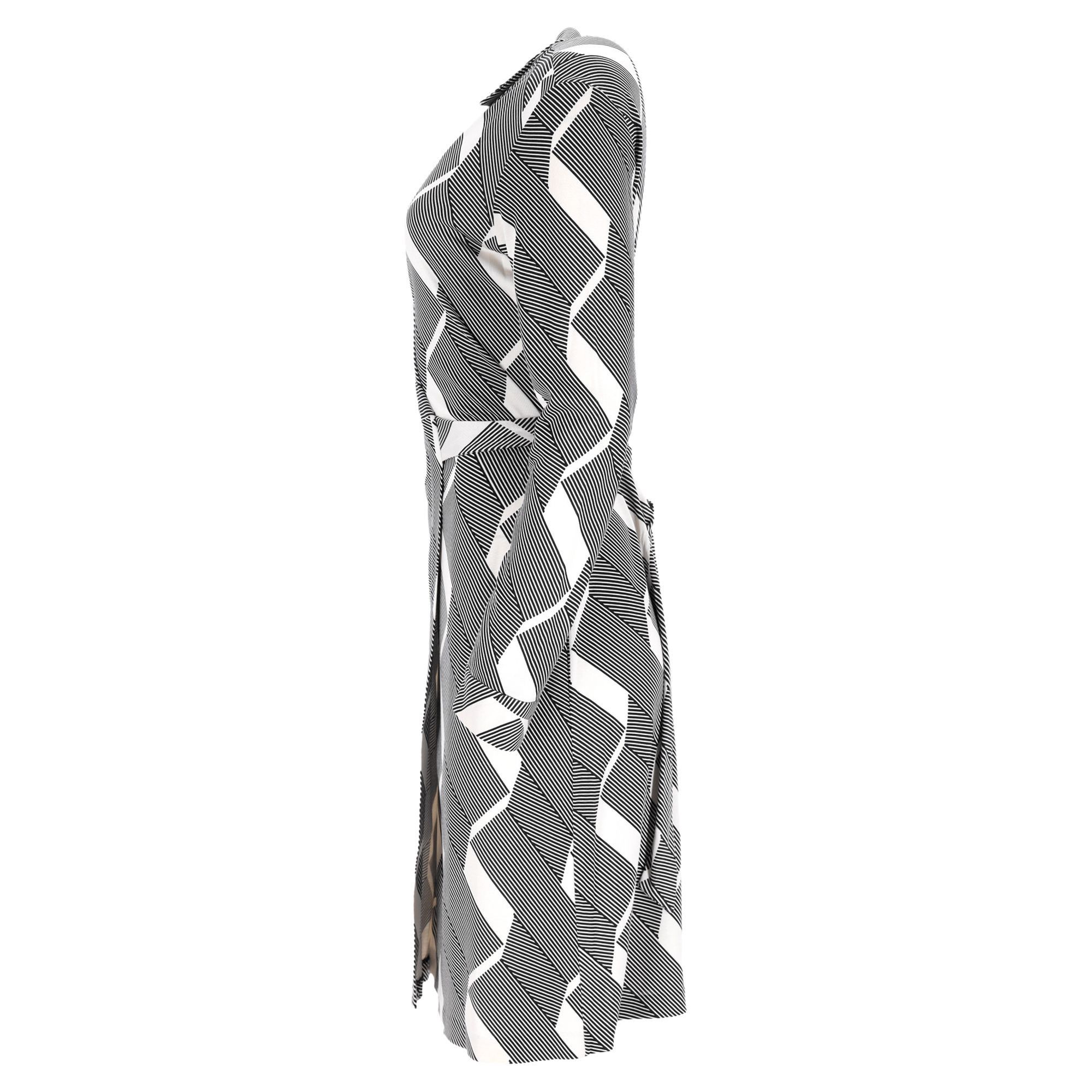 Diane von Furstenberg Diane Von Furstenberg Geometric Knee-Length Wrap Dress in B Size S / US 4 / IT 40 - 2 Thumbnail