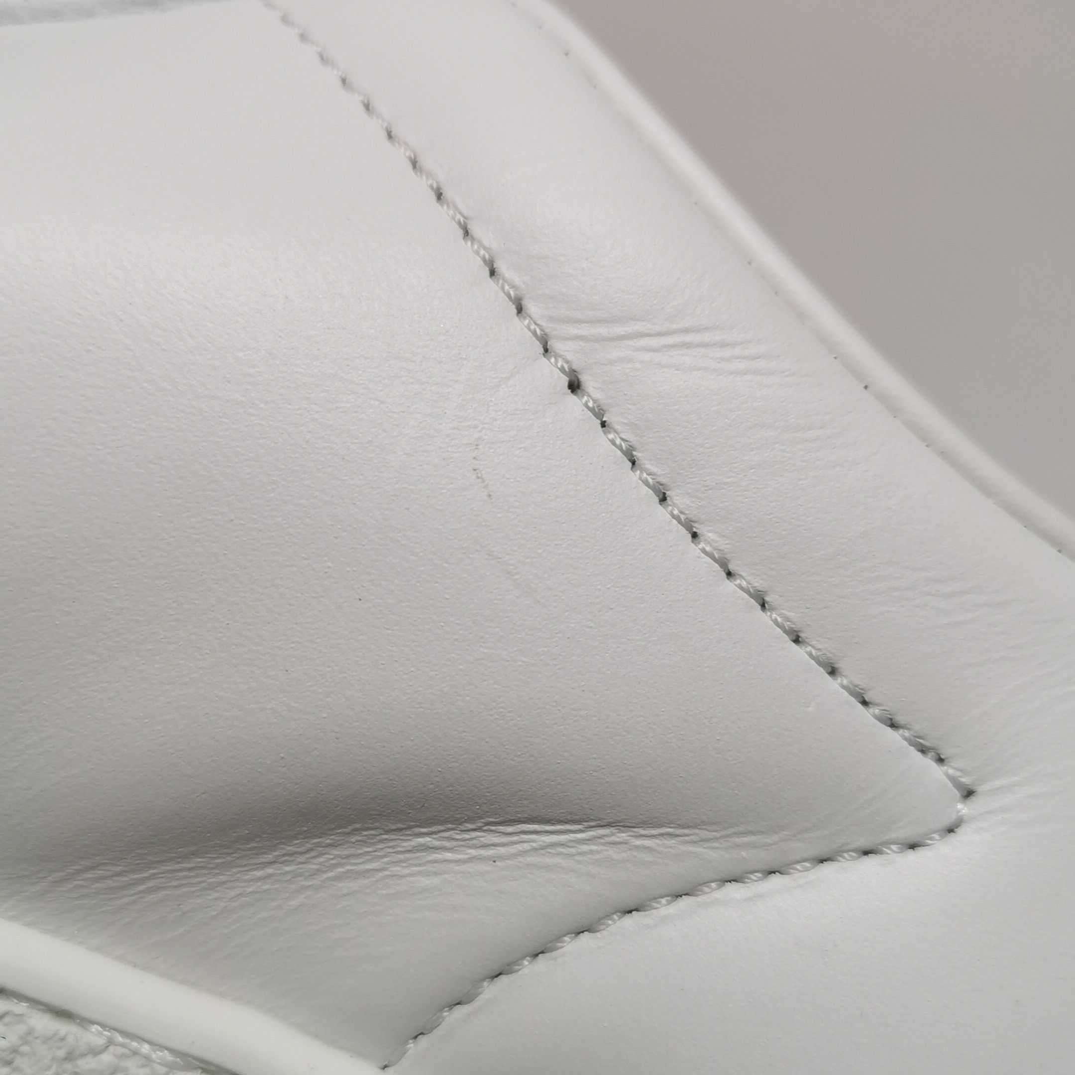 Gucci Gucci Women 5 Lowtop Sneakers Size US 5 / IT 35 - 7 Thumbnail