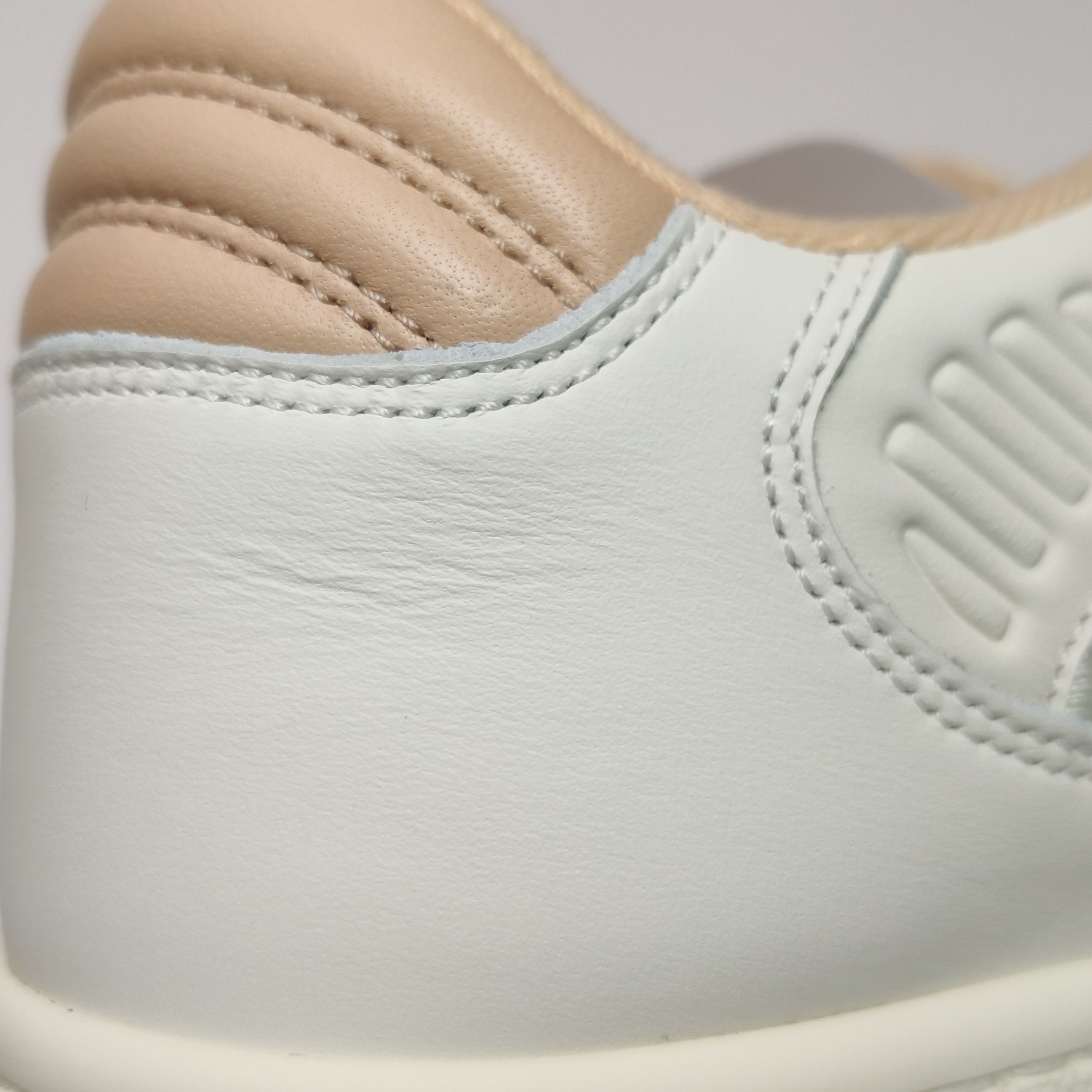 Gucci Gucci Women 7-5 Lowtop Sneakers Size US 7.5 / IT 37.5 - 8 Thumbnail
