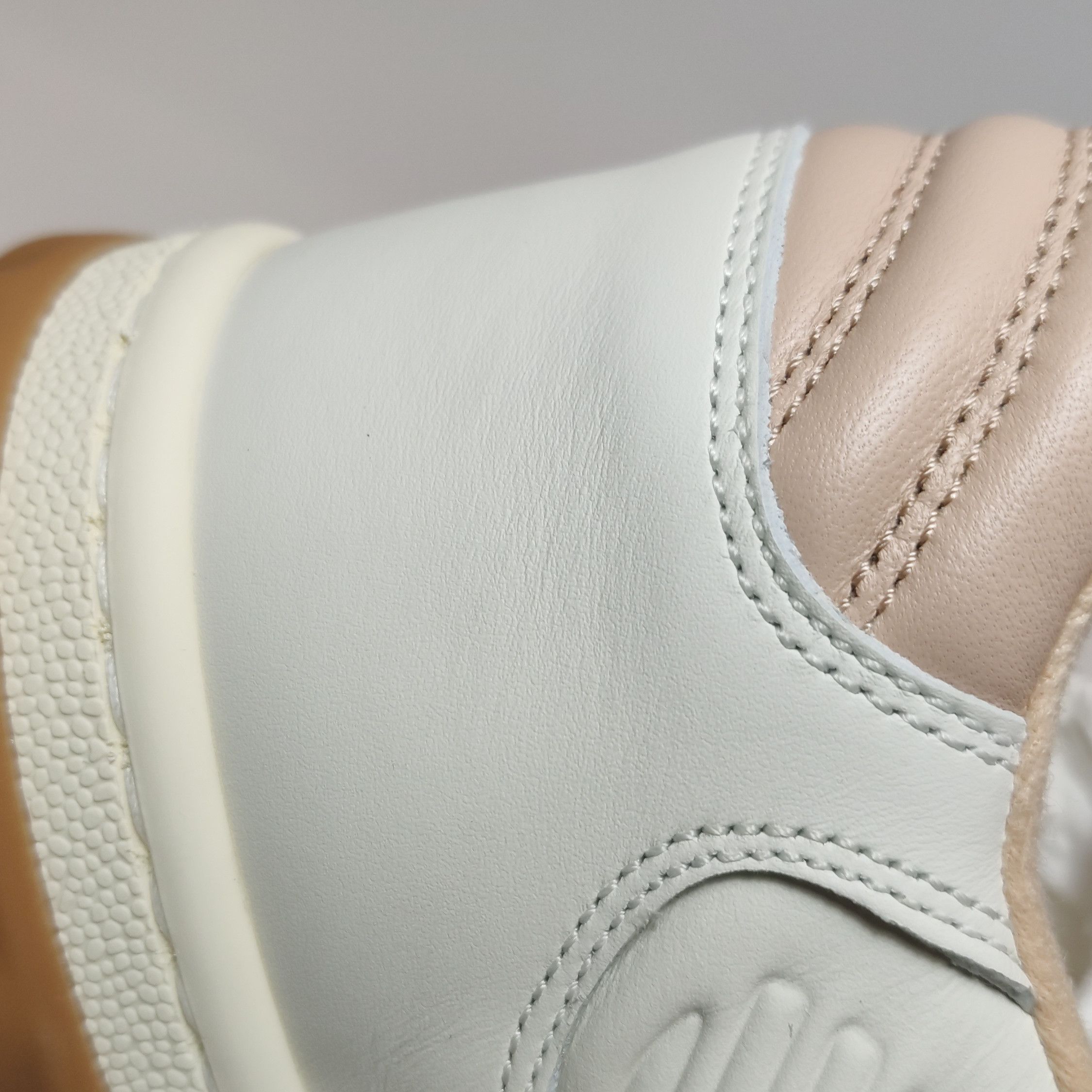 Gucci Gucci Women 10 Lowtop Sneakers Size US 10 / IT 40 - 9 Thumbnail
