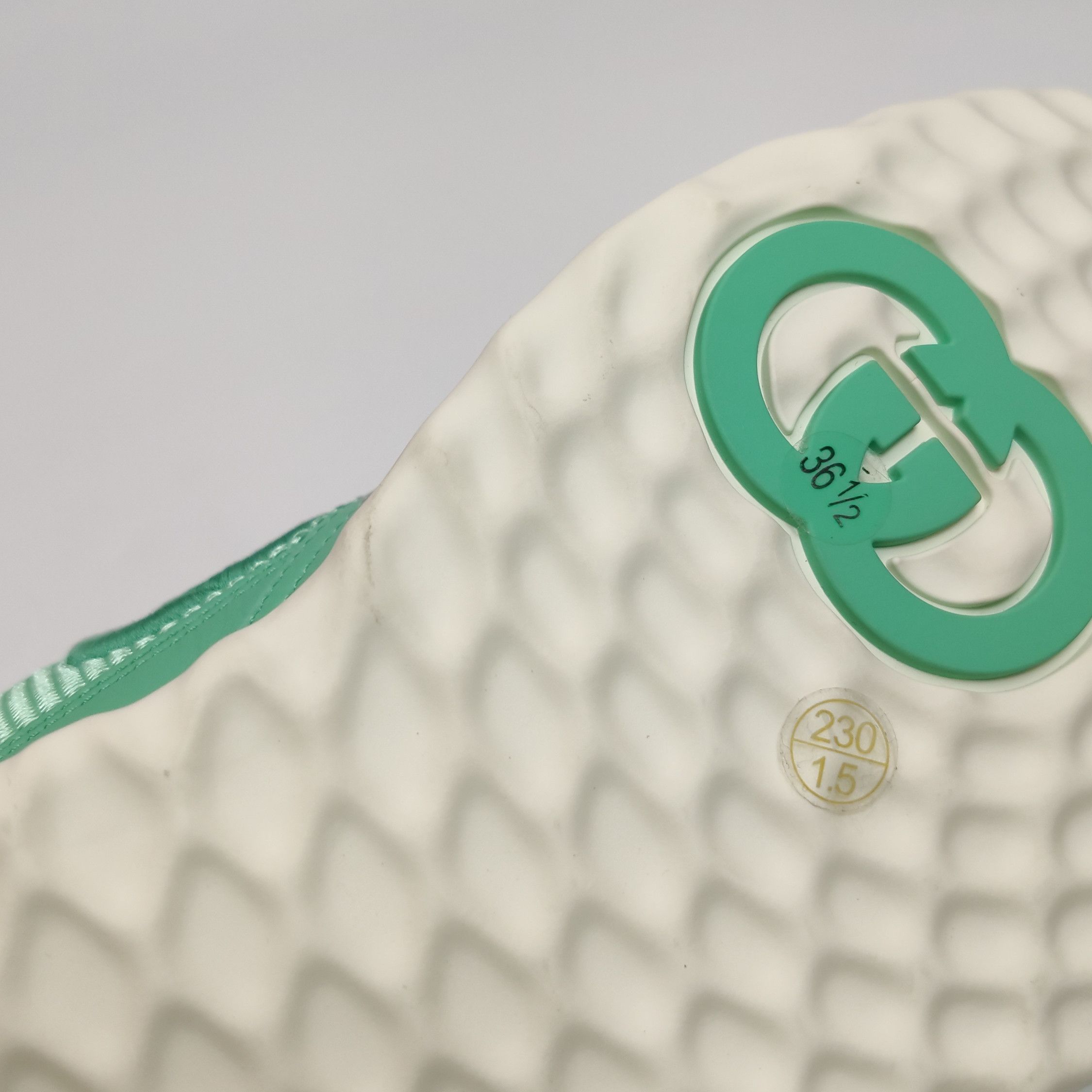 Gucci Gucci Women 6-5 Lowtop Sneakers Size US 6.5 / IT 36.5 - 8 Thumbnail