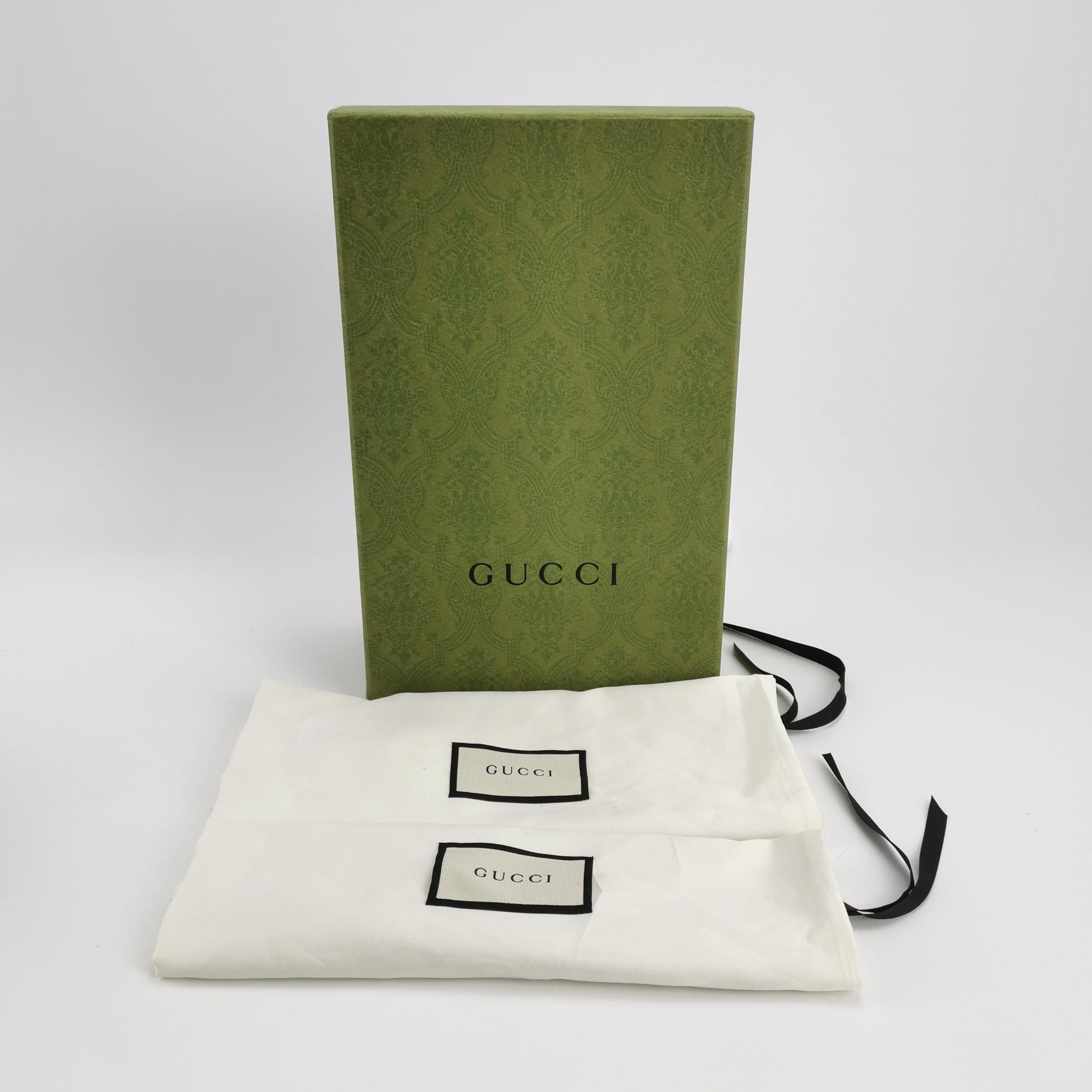 Gucci Gucci Women 5 Lowtop Sneakers Size US 5 / IT 35 - 6 Thumbnail