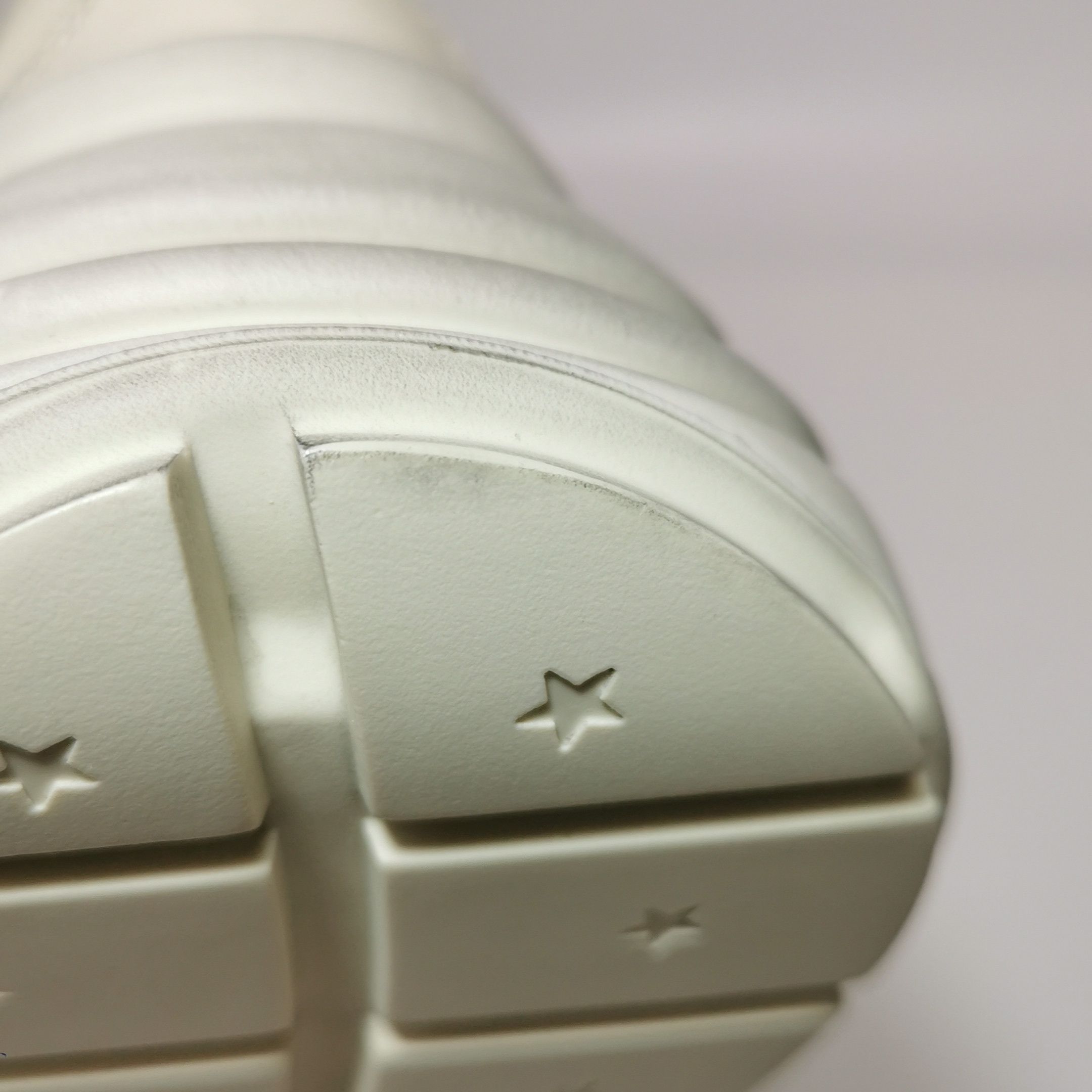 Gucci Gucci Women 5 Lowtop Sneakers Size US 5 / IT 35 - 7 Thumbnail