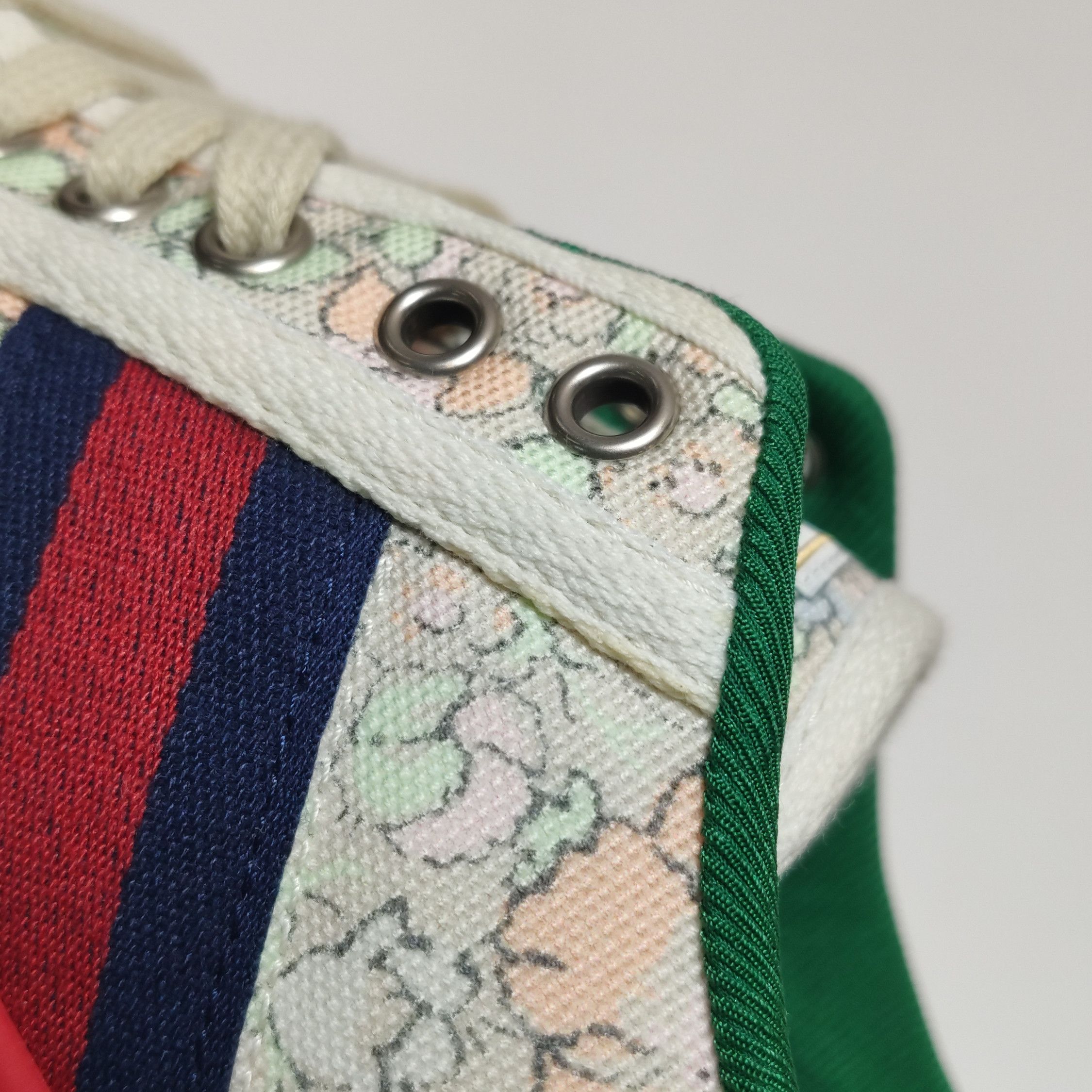 Gucci Gucci Women 7-5 Lowtop Sneakers Size US 7.5 / IT 37.5 - 8 Thumbnail