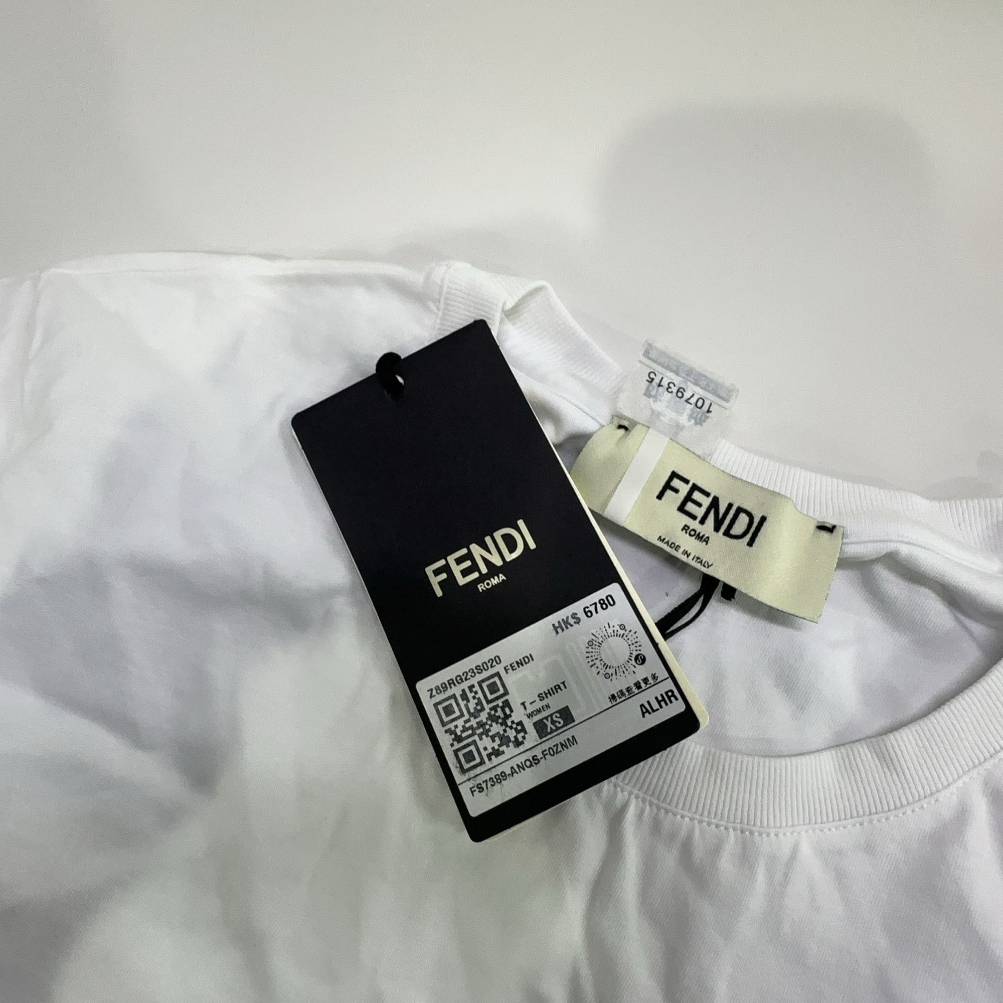 Fendi Fendi Zip Pocket T-Shirt Size XS Size XS / US 0-2 / IT 36-38 - 6 Thumbnail