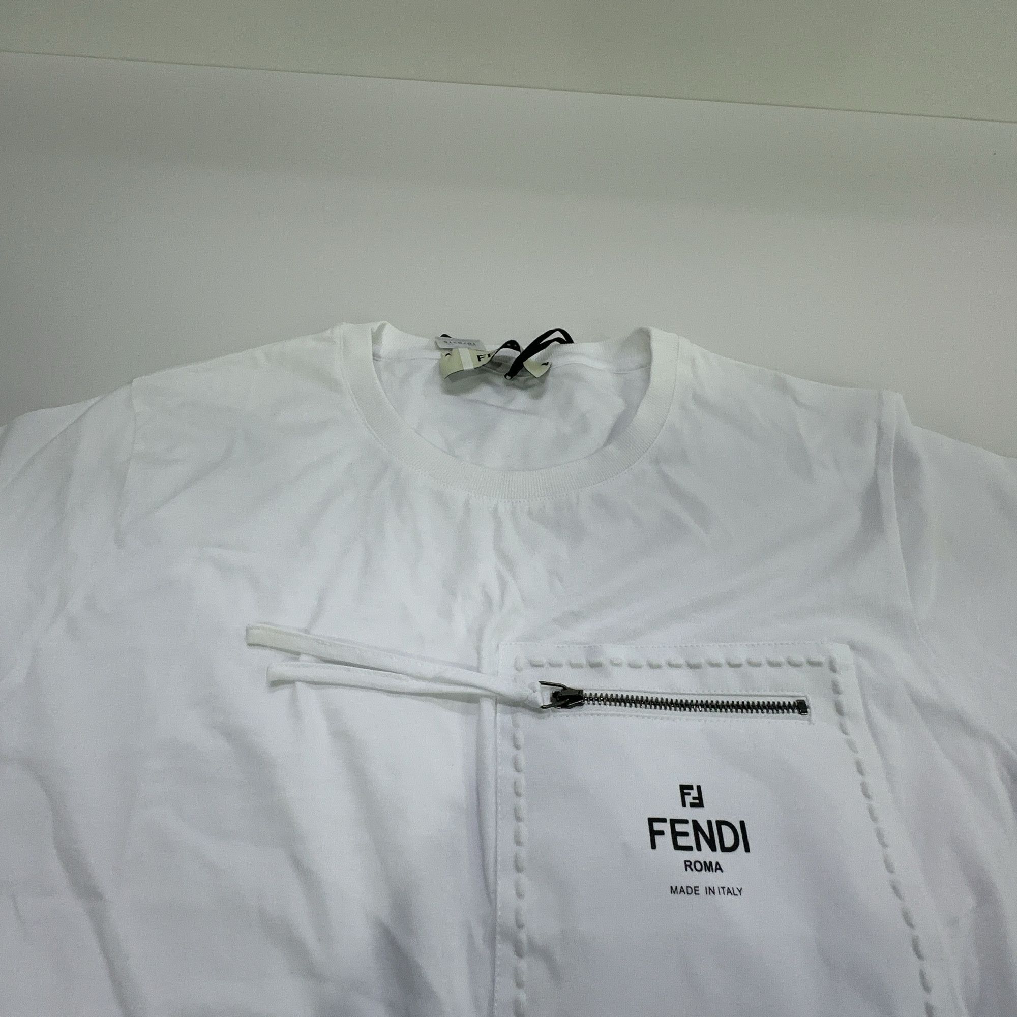 Fendi Fendi Zip Pocket T-Shirt Size XS Size XS / US 0-2 / IT 36-38 - 7 Thumbnail