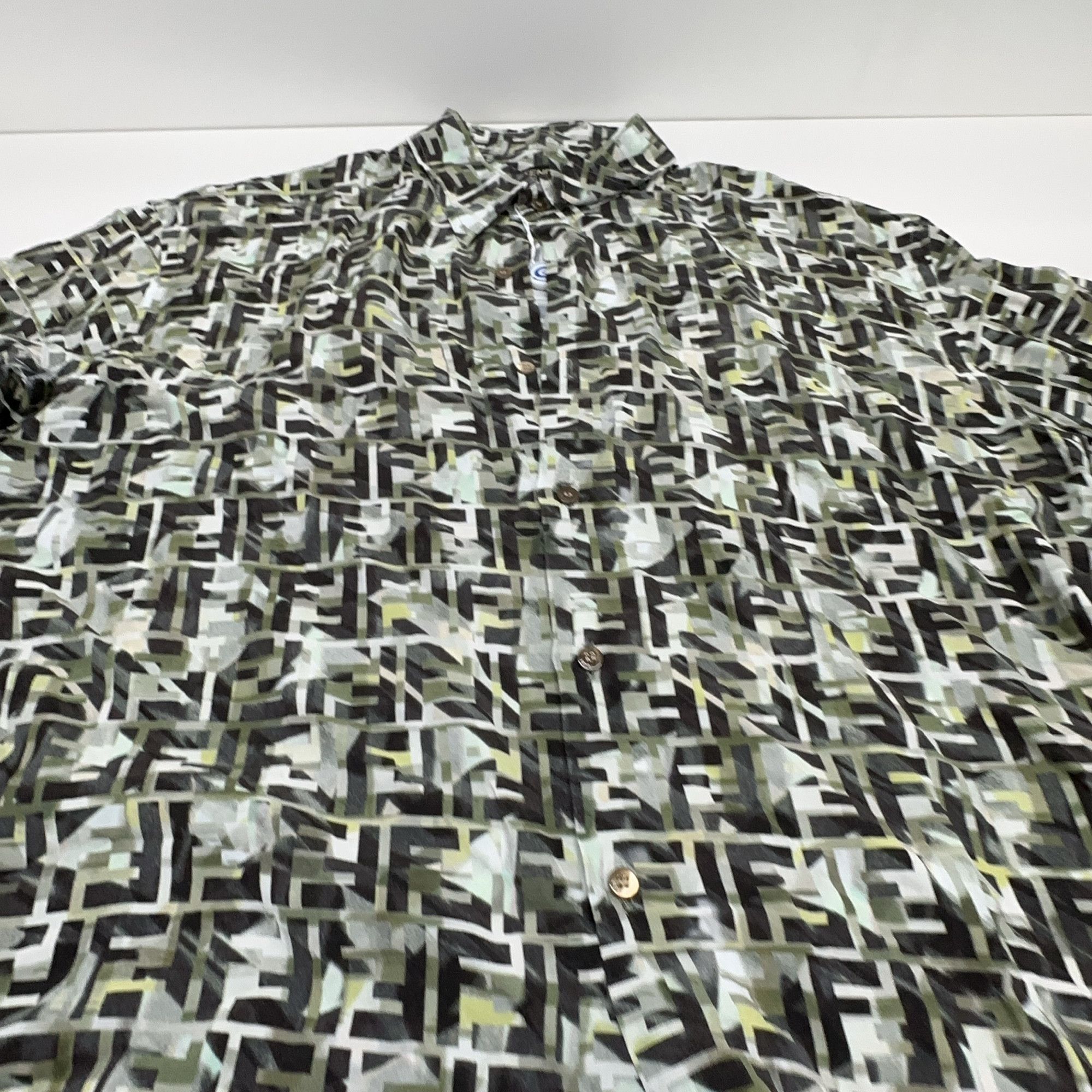 Fendi Fendi FF Camo Short Sleeve Shirt Size M Size US XXS / EU 40 - 9 Thumbnail