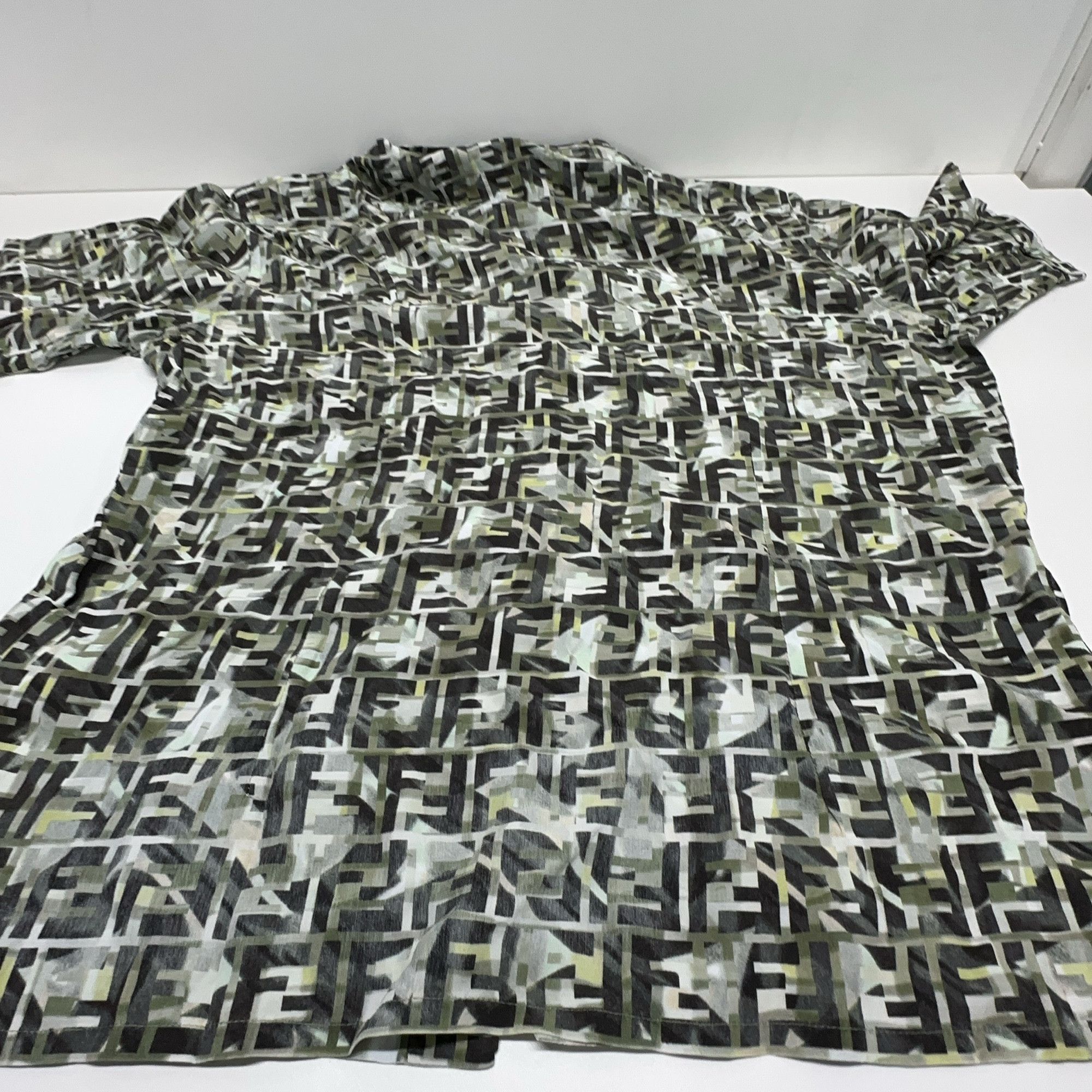 Fendi Fendi FF Camo Short Sleeve Shirt Size M Size US XXS / EU 40 - 10 Thumbnail