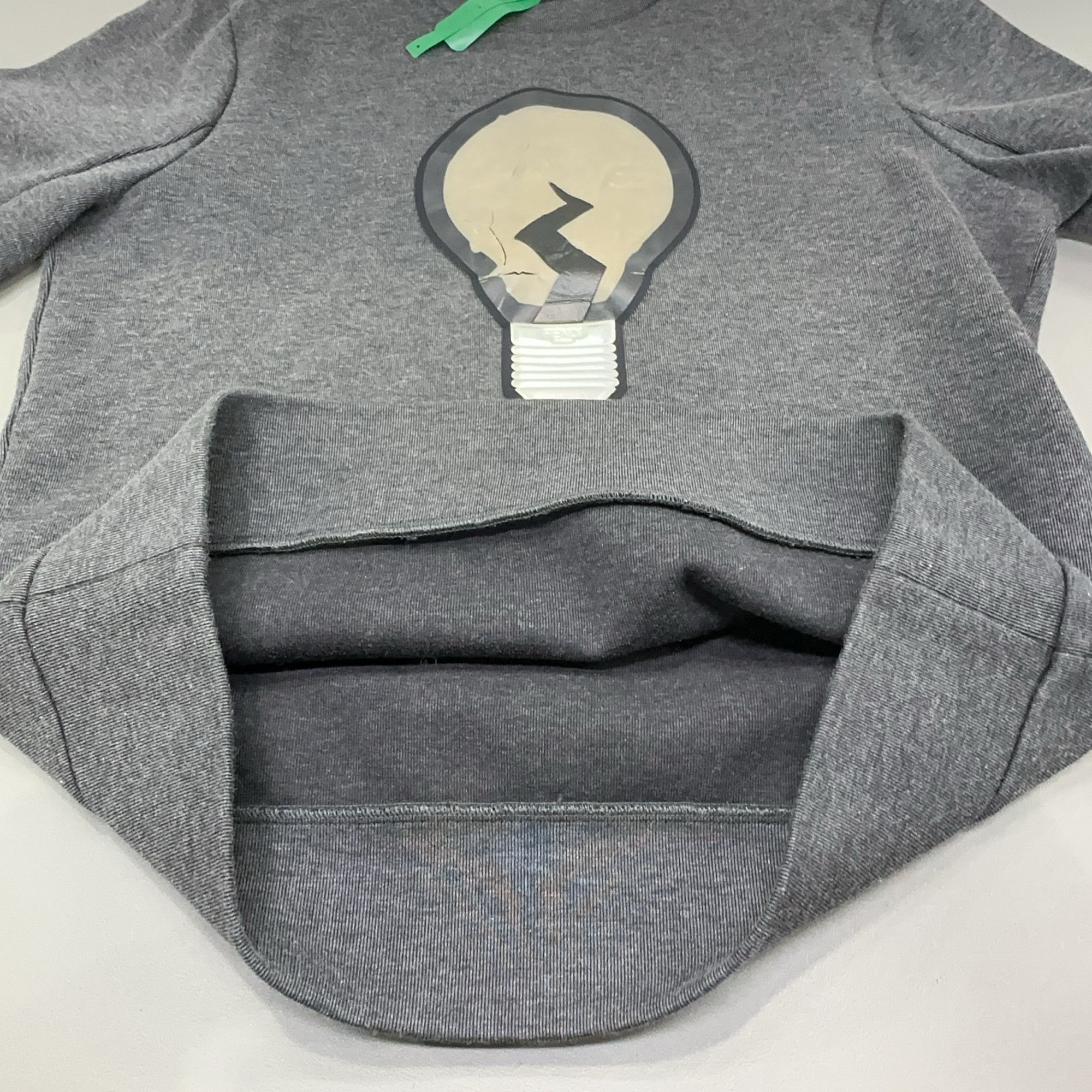 Fendi Fendi Lightbulb Graphic Sweatshirt Size 44 Size US S / EU 44-46 / 1 - 12 Thumbnail