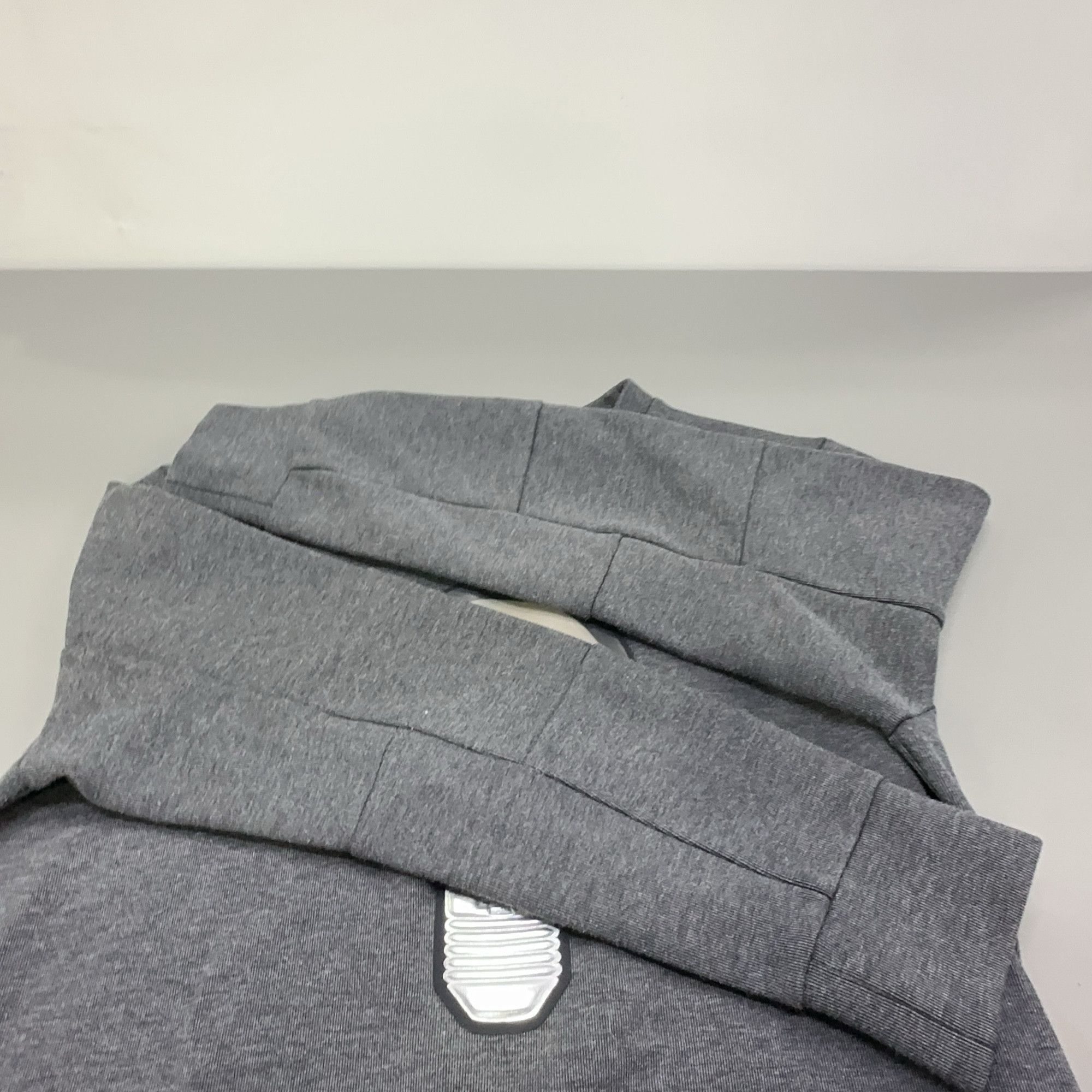 Fendi Fendi Lightbulb Graphic Sweatshirt Size 44 Size US S / EU 44-46 / 1 - 11 Thumbnail