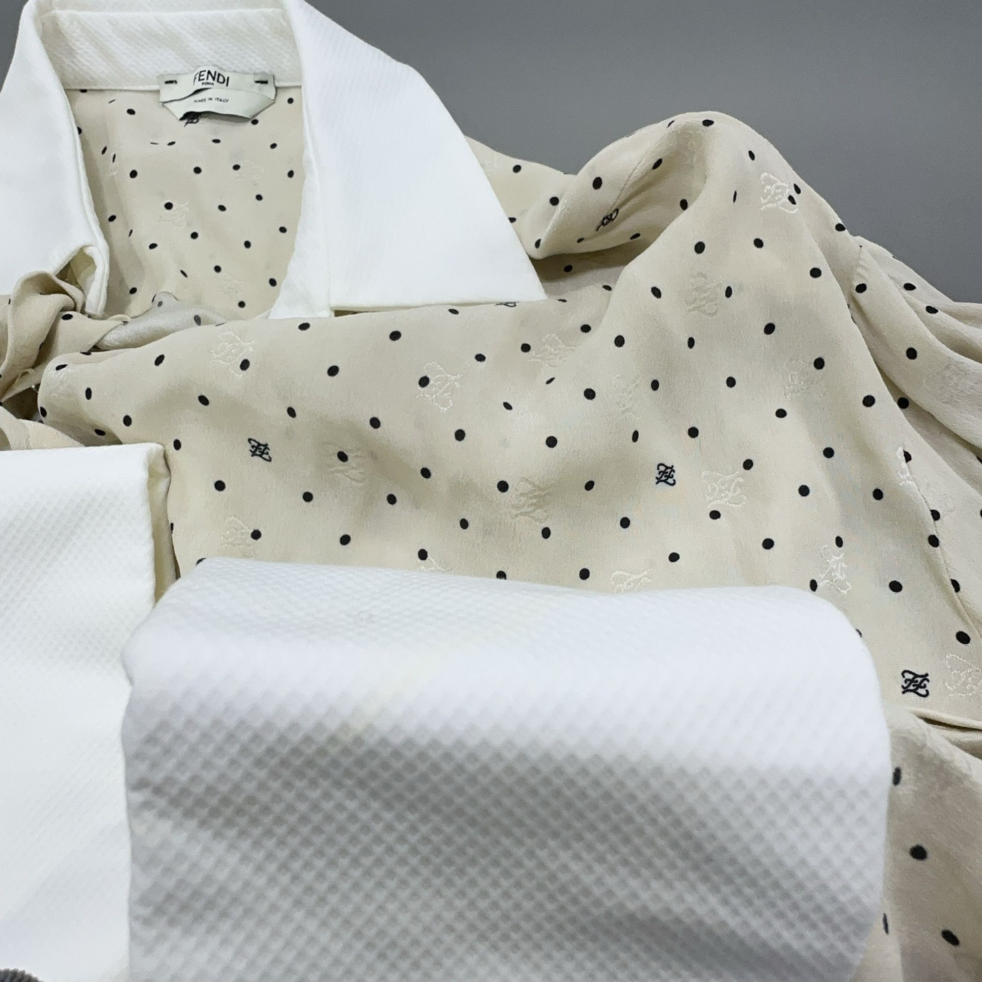 Fendi Fendi Polka Dot Silk Button Up Shirt IT 38 Size XS / US 0-2 / IT 36-38 - 9 Thumbnail