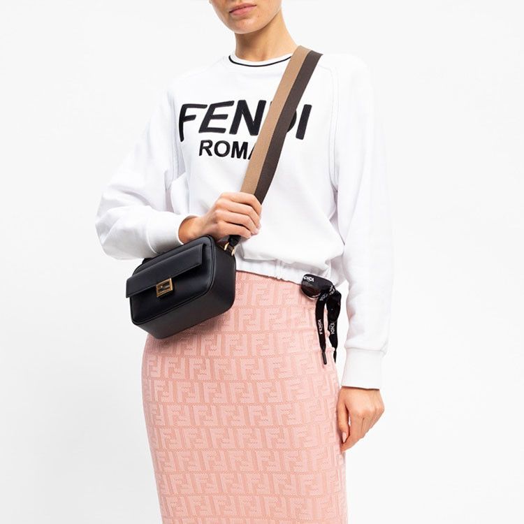 Fendi Fendi Roma Logo Sweatshirt Size XS Size XS / US 0-2 / IT 36-38 - 15 Thumbnail