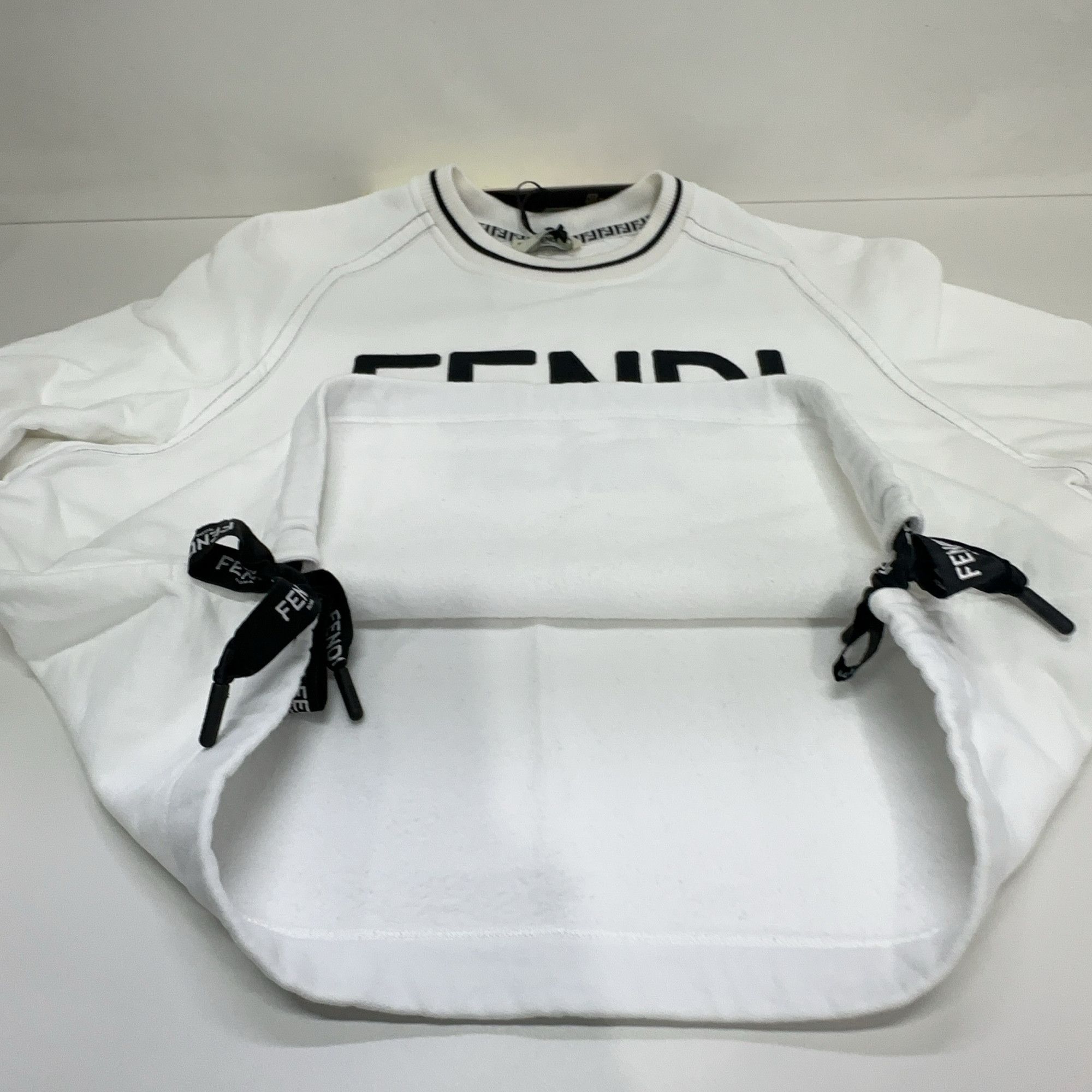 Fendi Fendi Roma Logo Sweatshirt Size XS Size XS / US 0-2 / IT 36-38 - 8 Thumbnail