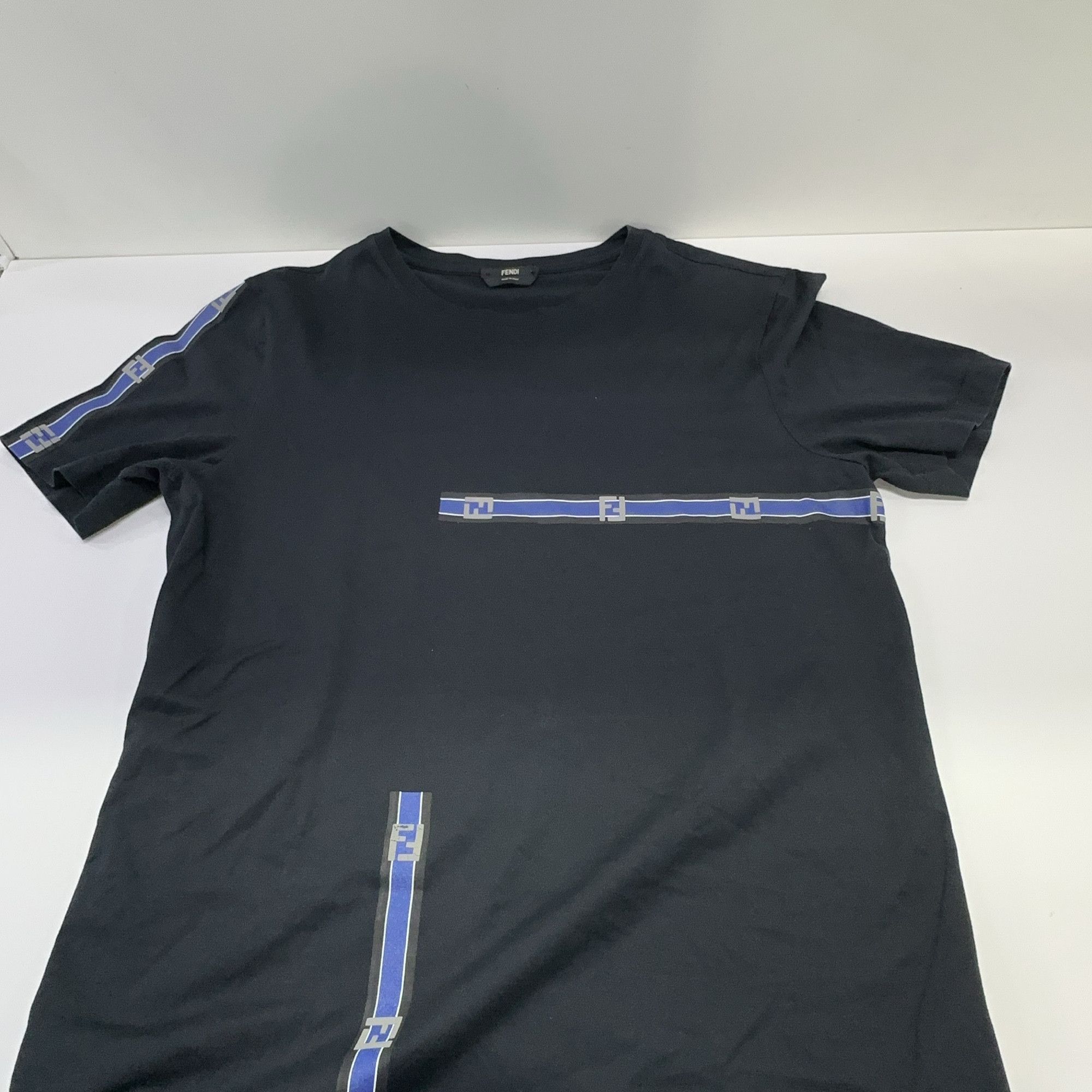 Fendi Fendi Logo Tape T-Shirt Size M Size US M / EU 48-50 / 2 - 13 Thumbnail