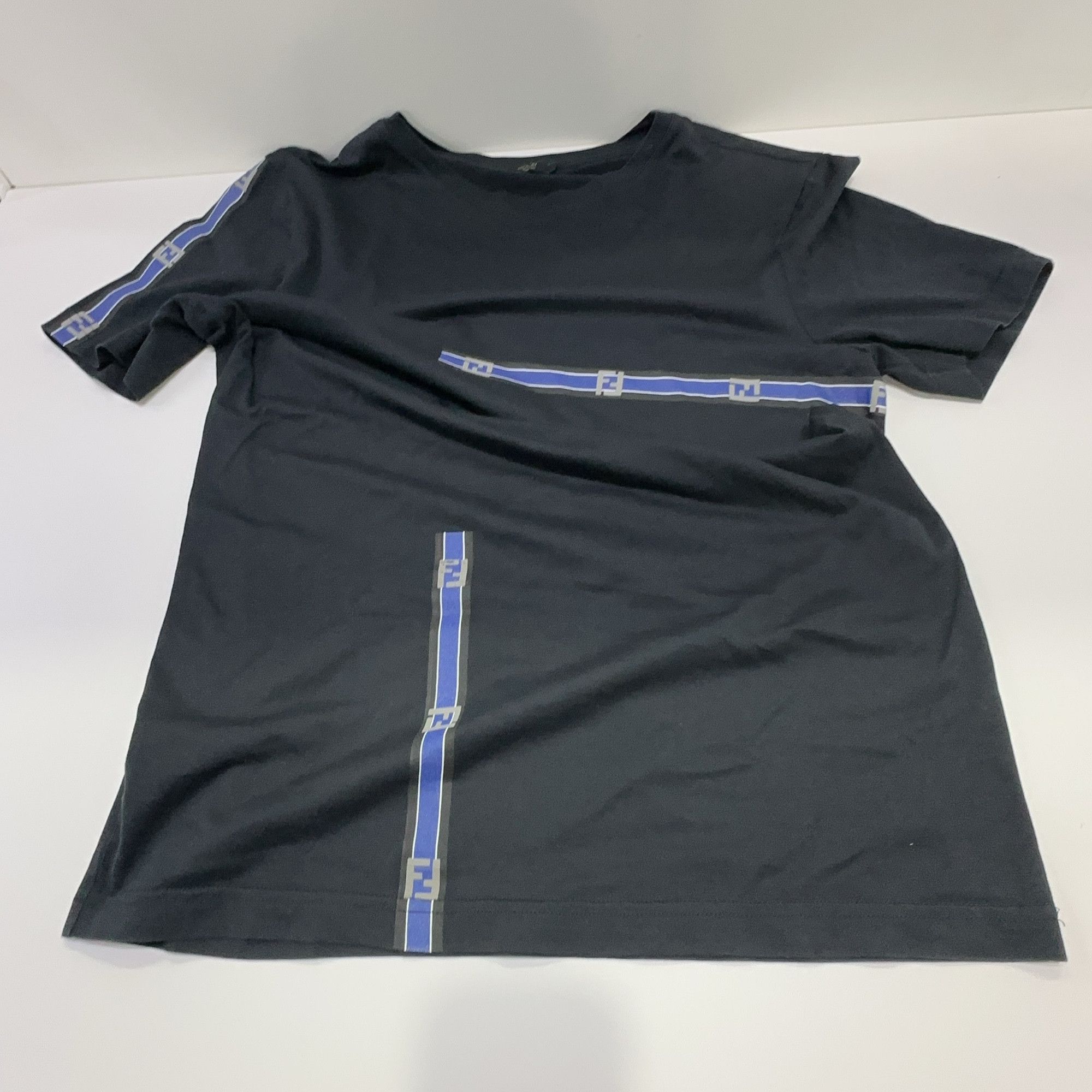 Fendi Fendi Logo Tape T-Shirt Size M Size US M / EU 48-50 / 2 - 14 Thumbnail
