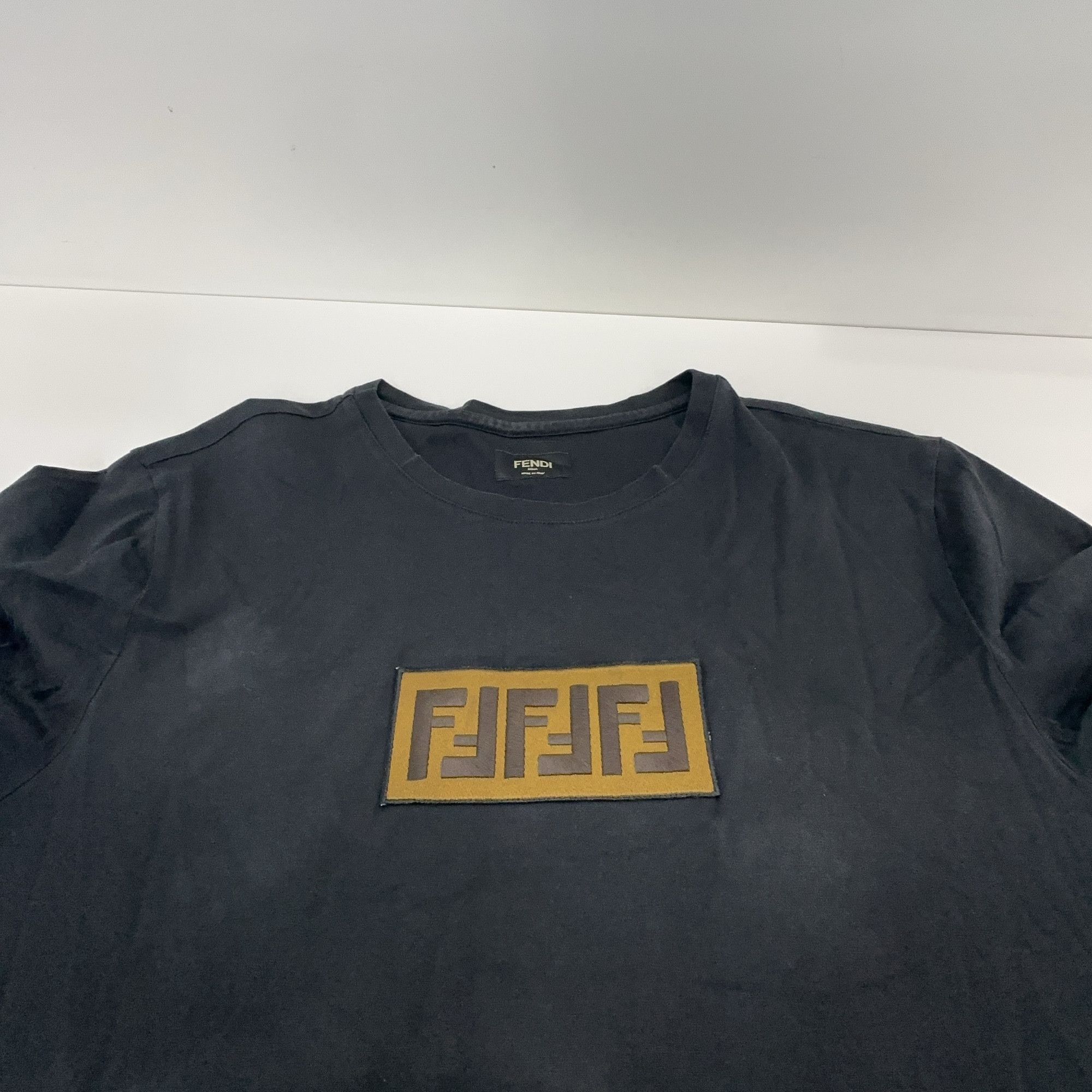 Fendi Fendi Logo Patch T-Shirt Size L Size US L / EU 52-54 / 3 - 7 Thumbnail