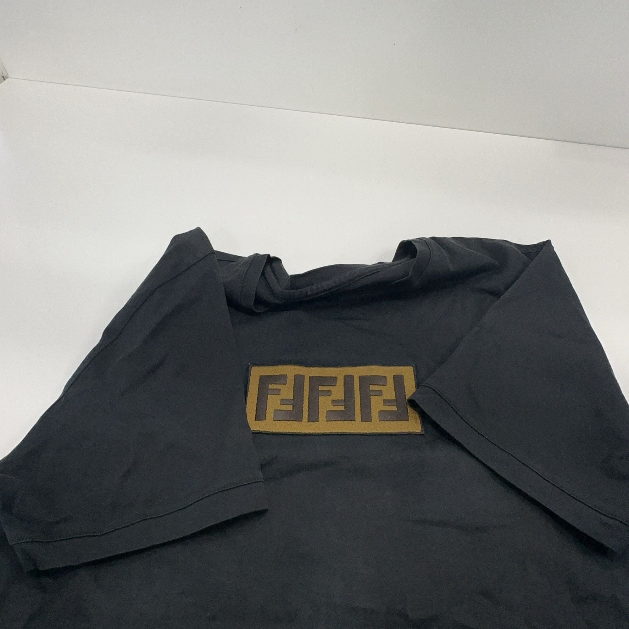 Fendi Fendi Logo Patch T-Shirt Size L Size US L / EU 52-54 / 3 - 14 Thumbnail