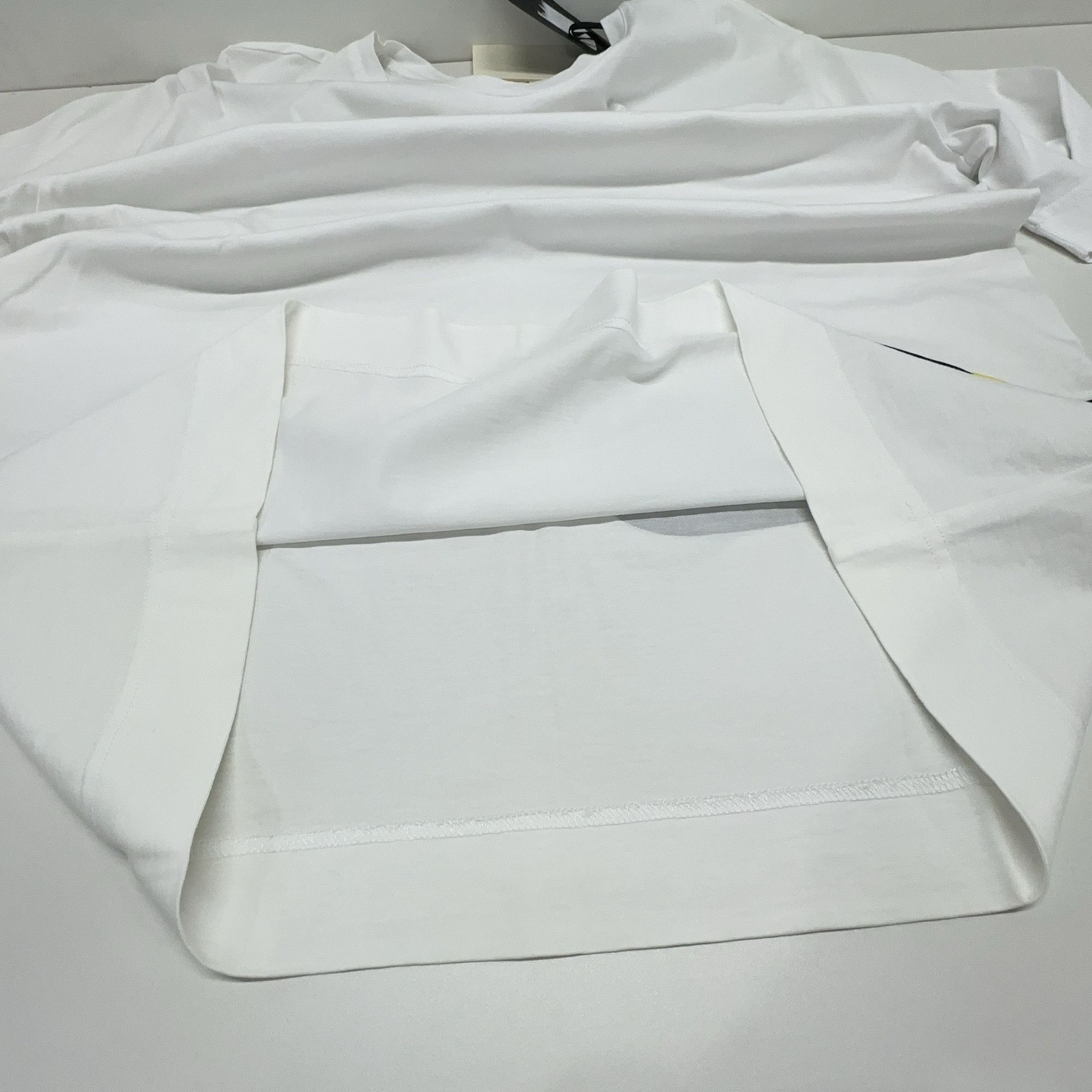 Fendi Fendi Asymmetric Eyes Short Sleeve T-Shirt White XL Size US XL / EU 56 / 4 - 6 Thumbnail