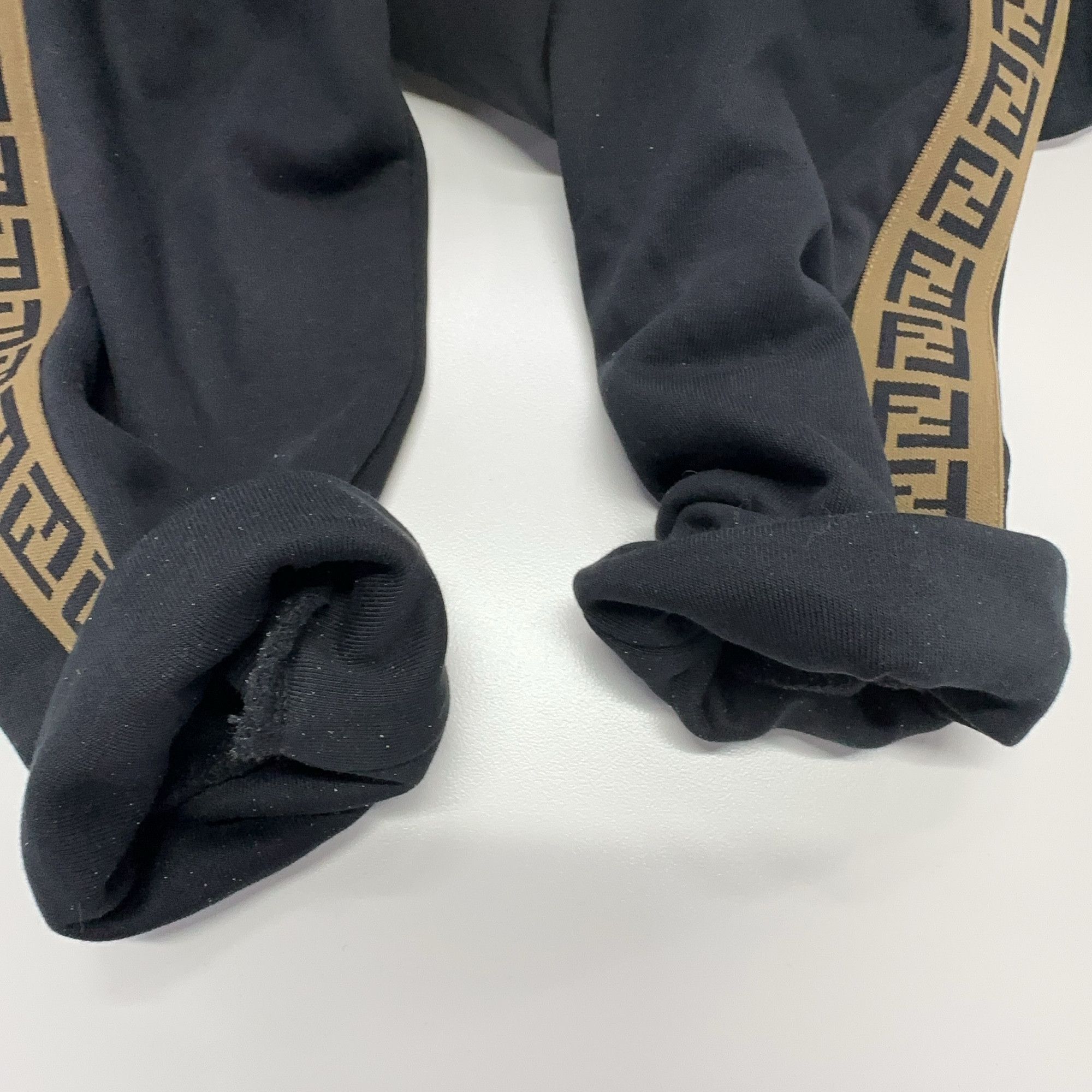 Fendi Fendi Logo Tape Sweatpants Black Size 28 Size US 28 / EU 44 - 9 Thumbnail