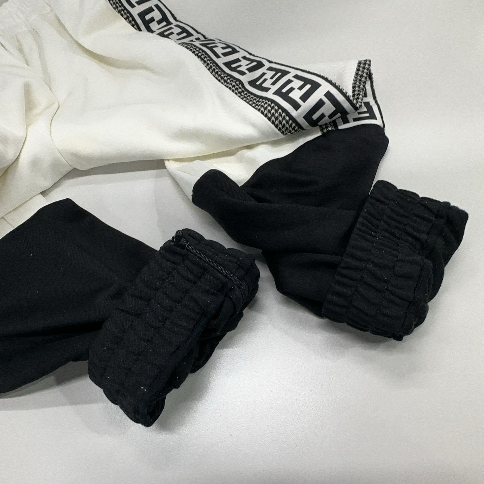 Fendi Fendi FF Logo Panel Joggers Size S Size US 30 / EU 46 - 11 Thumbnail