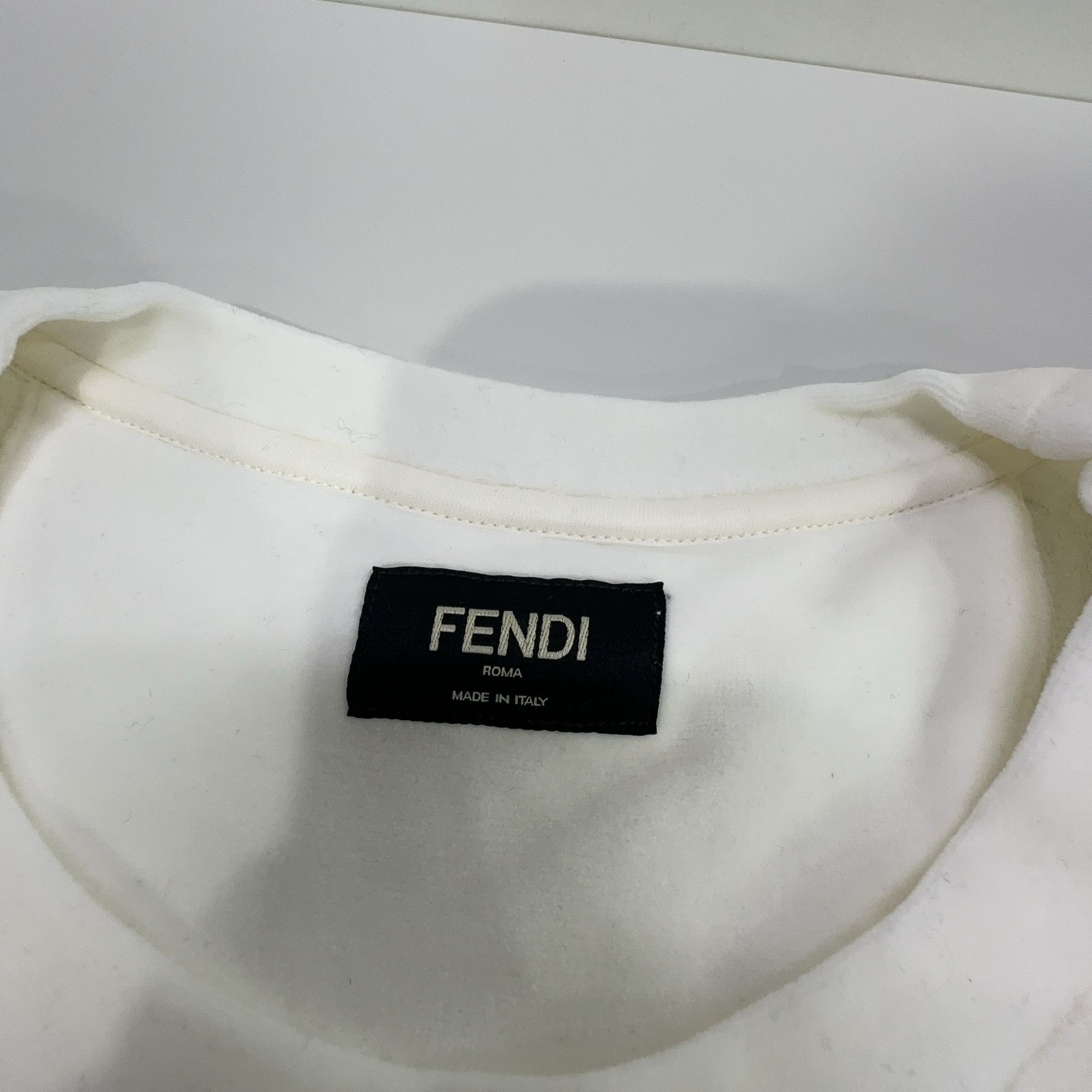 Fendi Fendi Embossed Logo T-Shirt Size L Size US L / EU 52-54 / 3 - 3 Thumbnail