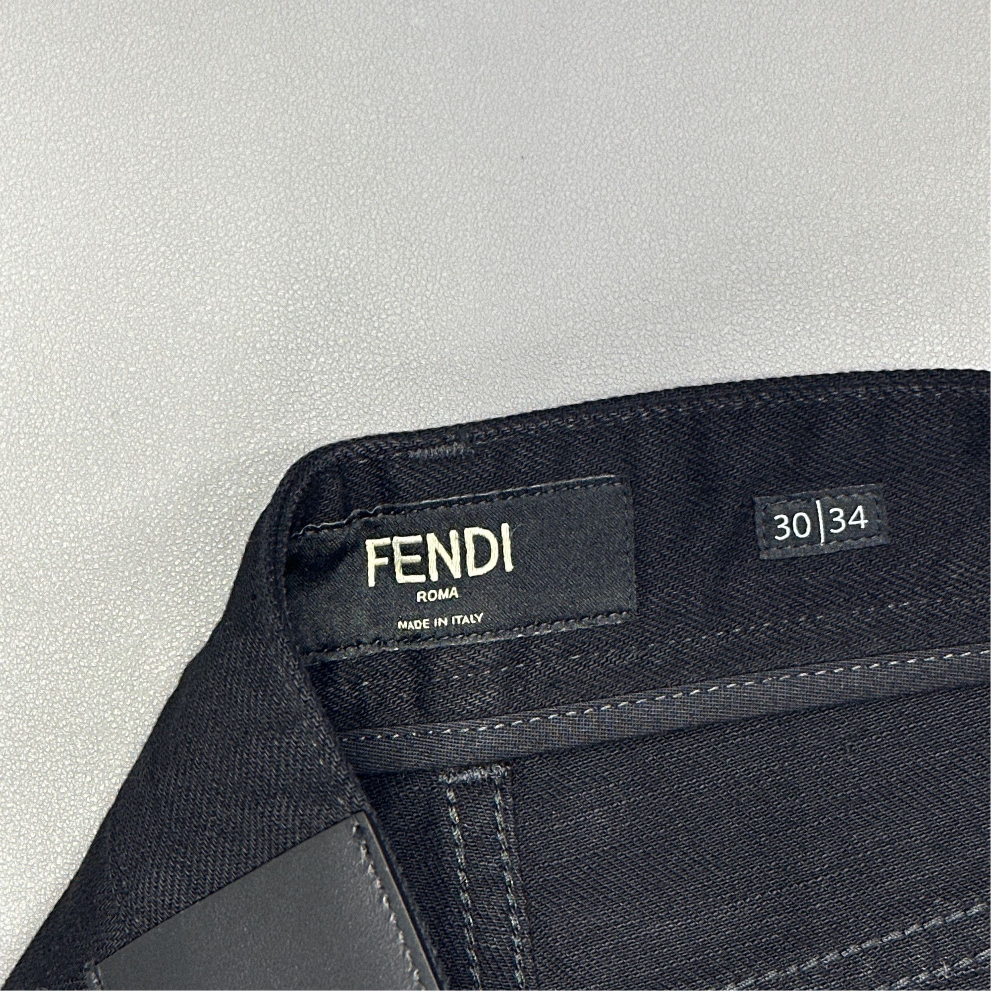 Fendi Fendi Plaque Denim Jeans Size 30 Size US 30 / EU 46 - 4 Thumbnail