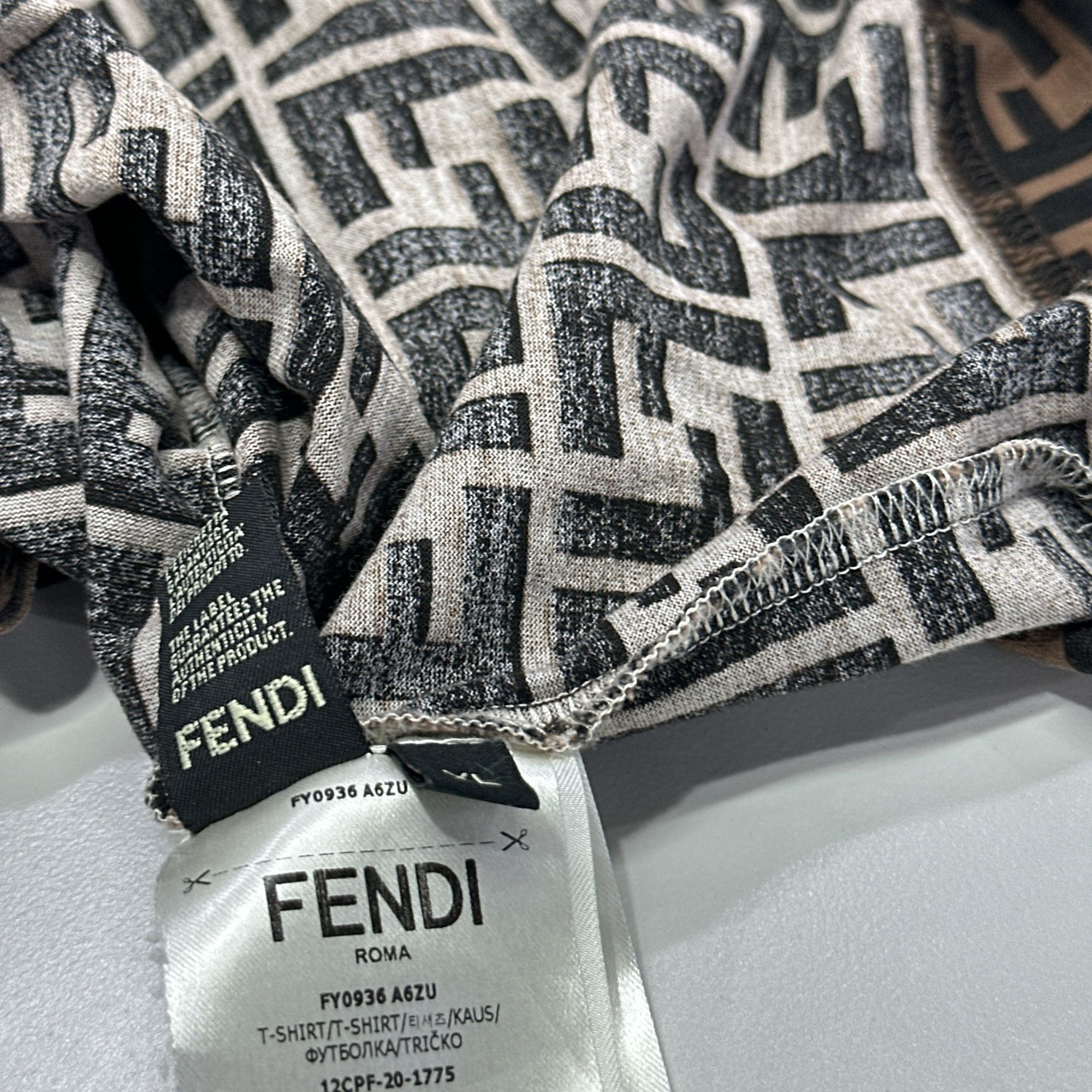 Fendi Fendi FF Logo T-Shirt Size XL Size US XL / EU 56 / 4 - 5 Thumbnail