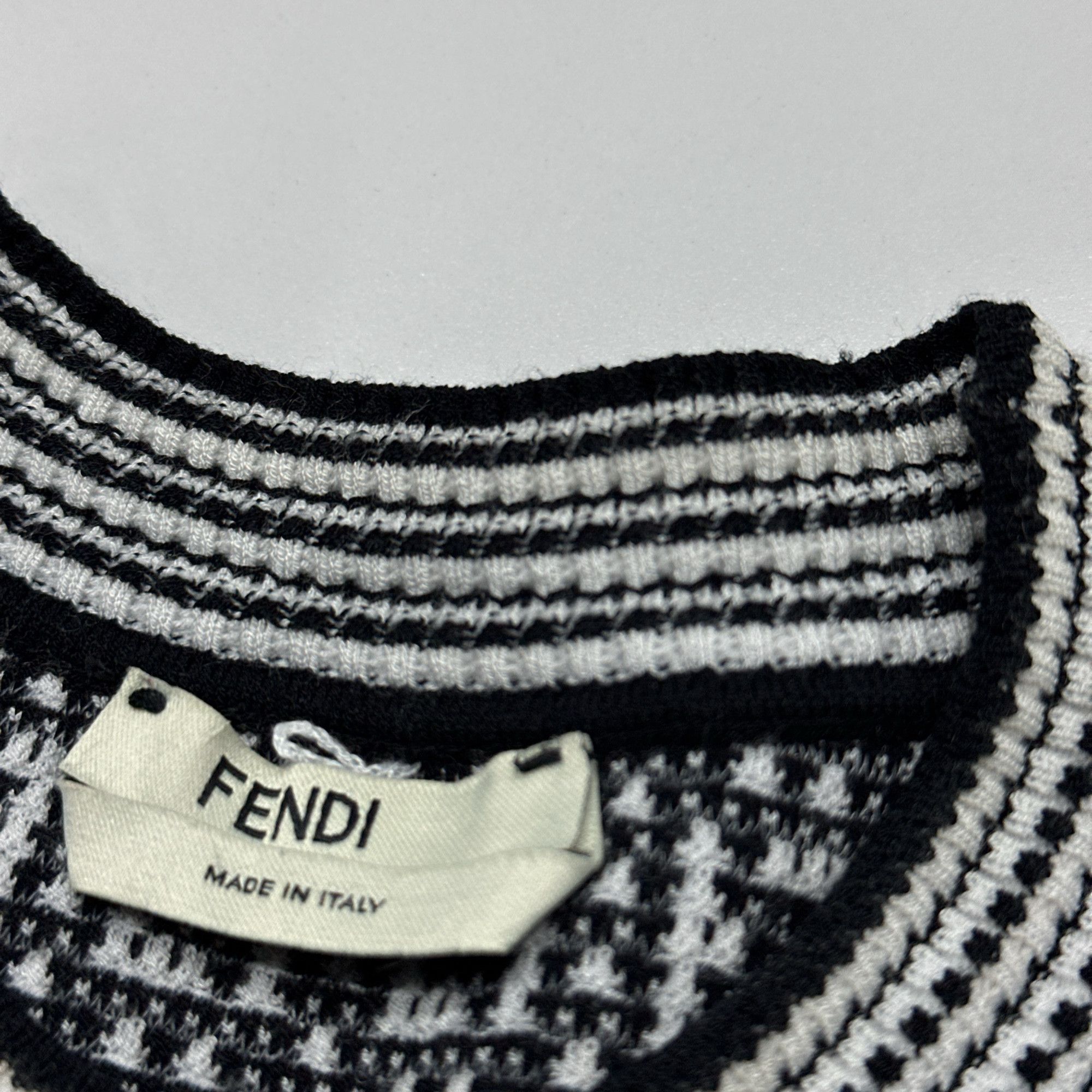 Fendi Fendi FF Logo Knit Short Sleeve Sweater Size IT 38 Size XS / US 0-2 / IT 36-38 - 4 Thumbnail