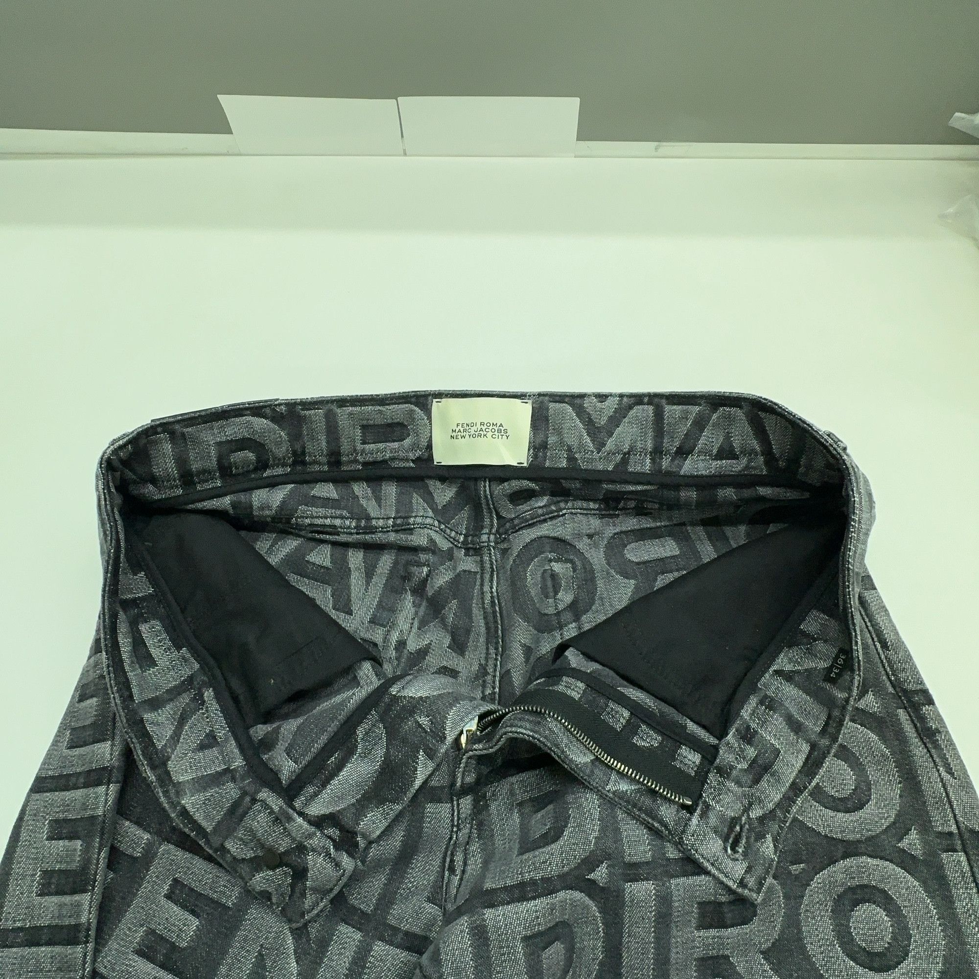 Fendi Fendi x Marc Jacobs Logo Print Jeans IT 36 Size 25" / US 0 / IT 36 - 5 Thumbnail