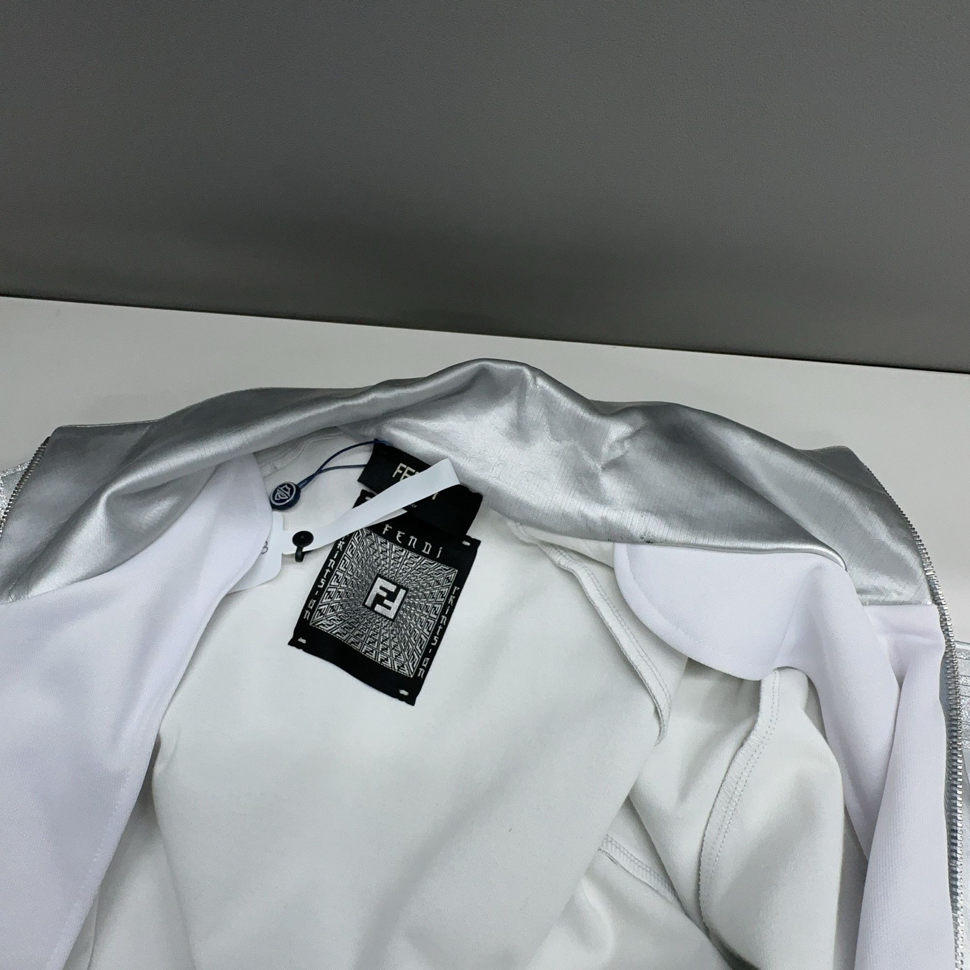 Fendi Fendi Metallic Logo Track Jacket Size L Size US L / EU 52-54 / 3 - 6 Thumbnail