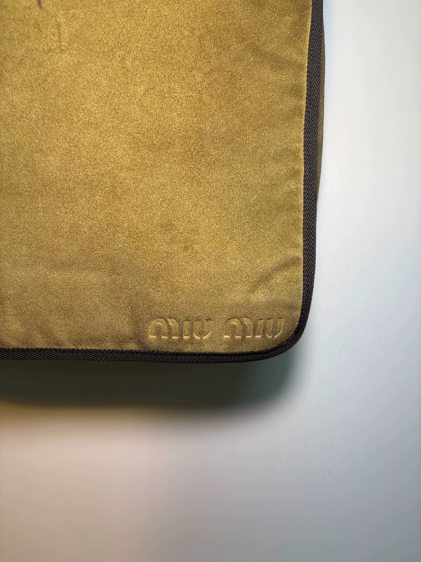 Miu Miu Vintage Suede Crossbody Bag in Yellow Size ONE SIZE - 5 Thumbnail