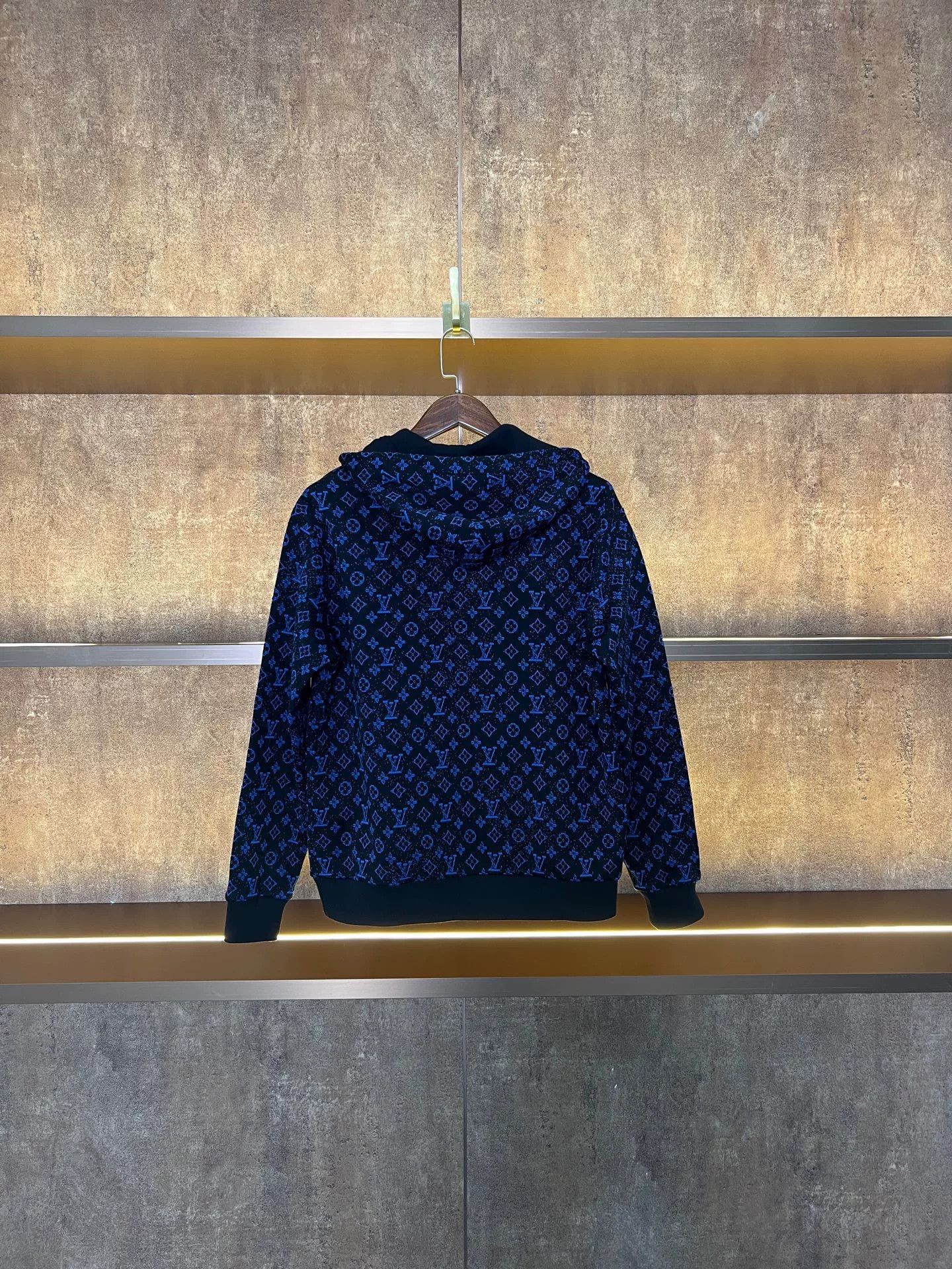 Louis Vuitton LV Full Print Hoodie Size US S / EU 44-46 / 1 - 2 Thumbnail