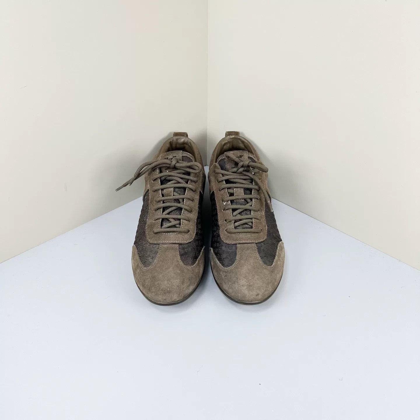 Louis Vuitton Louis Vuitton Monogram Trainer Sneakers Size US 6 / IT 36 - 2 Thumbnail