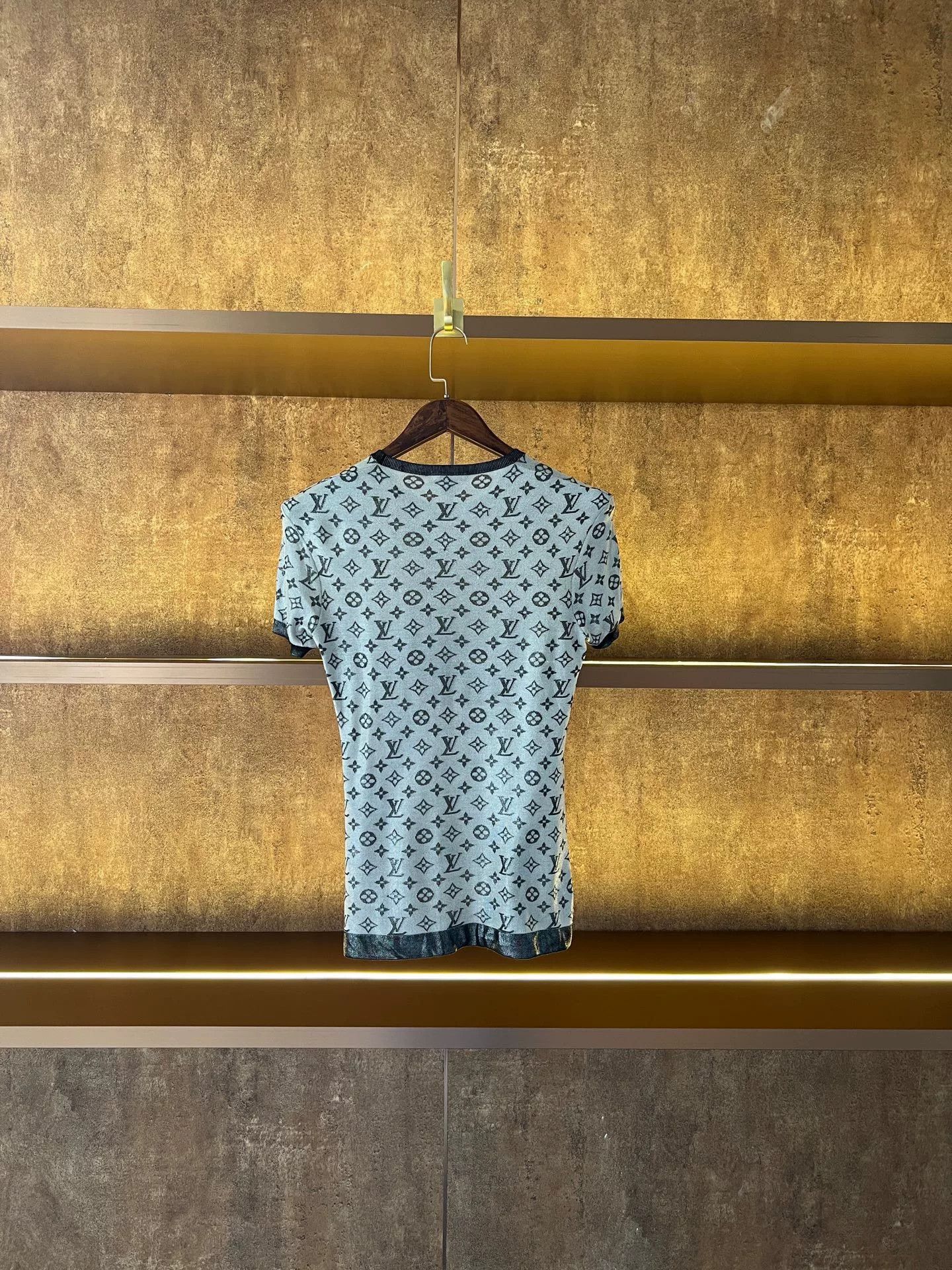 Louis Vuitton LV All-over Print Silk Short-sleeve Size US M / EU 48-50 / 2 - 2 Thumbnail