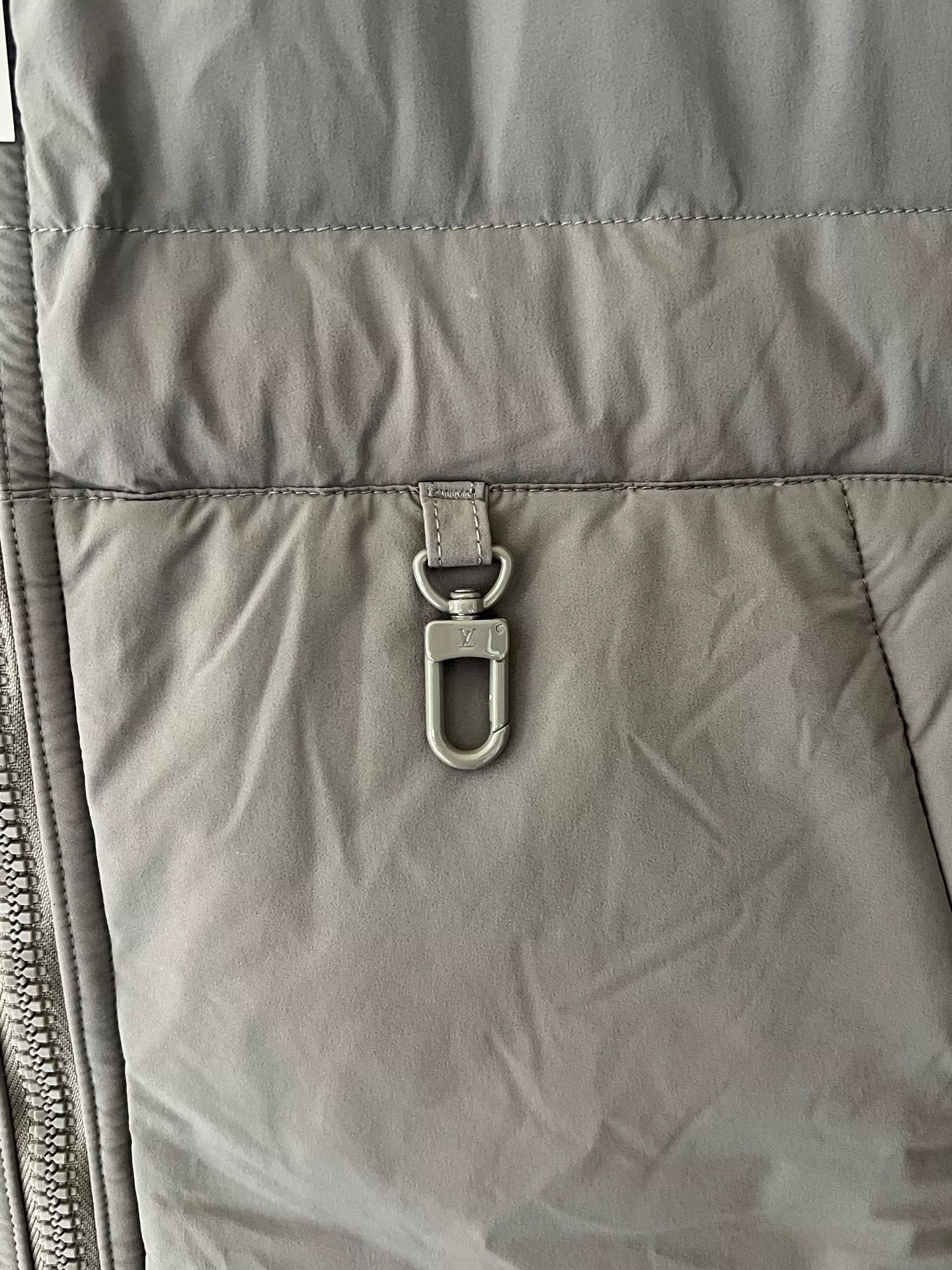 Louis Vuitton Louis Vuitton Embossed Logo Padded Jacket Size US S / EU 44-46 / 1 - 7 Thumbnail