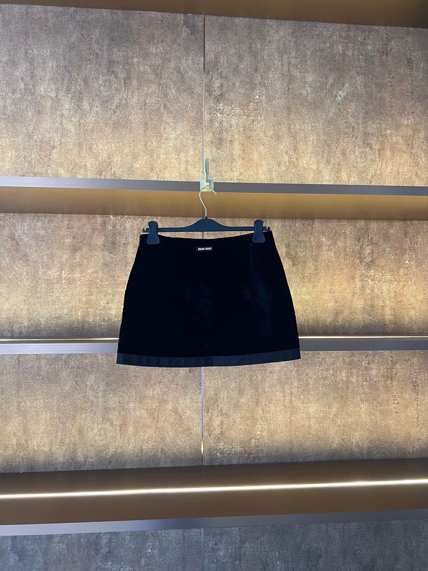 Miu Miu Miumiu Velvet Skirt Size 42" / US 20 - 2 Thumbnail