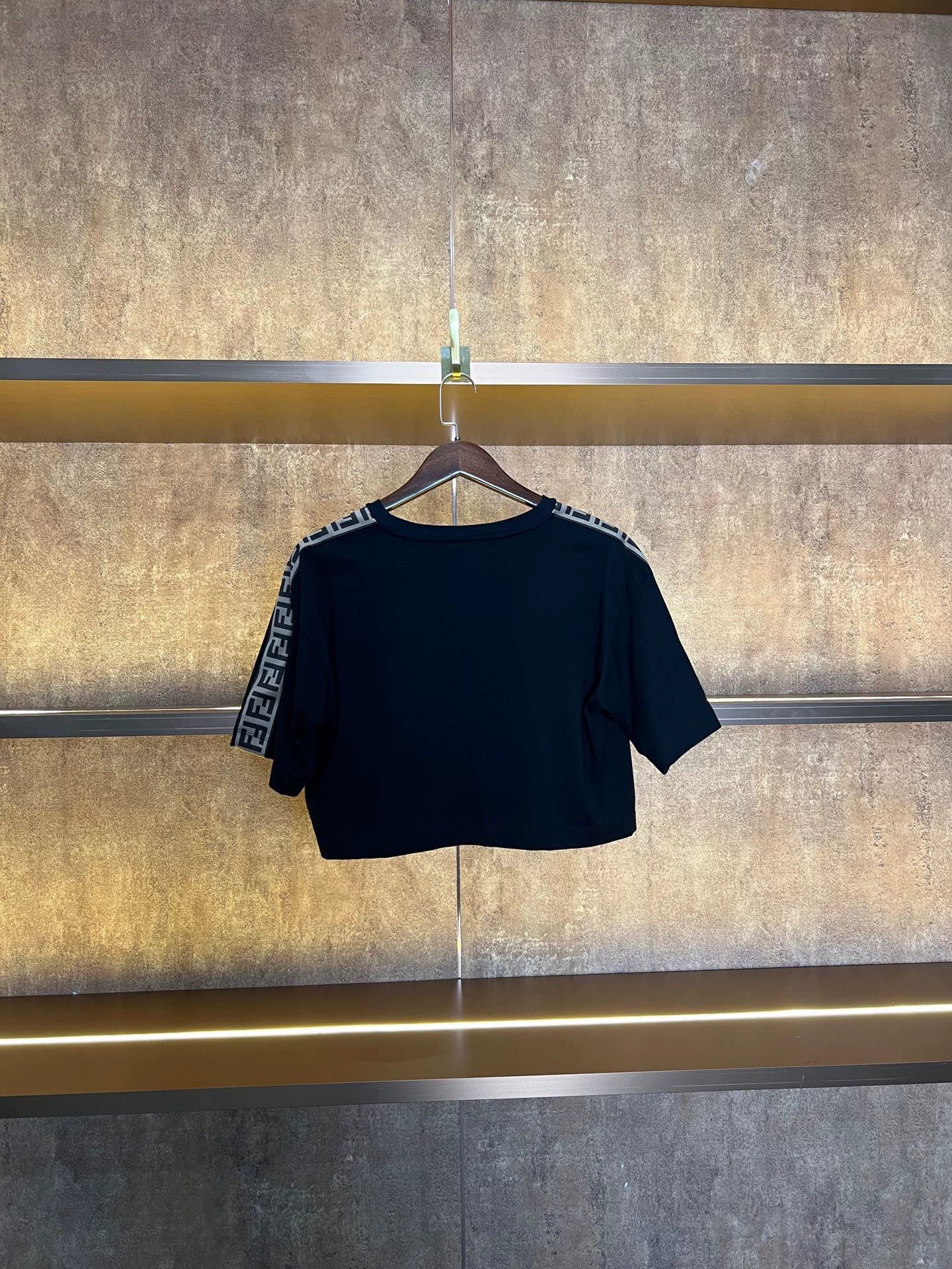 Fendi Fendi Logo String Short-Sleeve Size L / US 10 / IT 46 - 2 Thumbnail