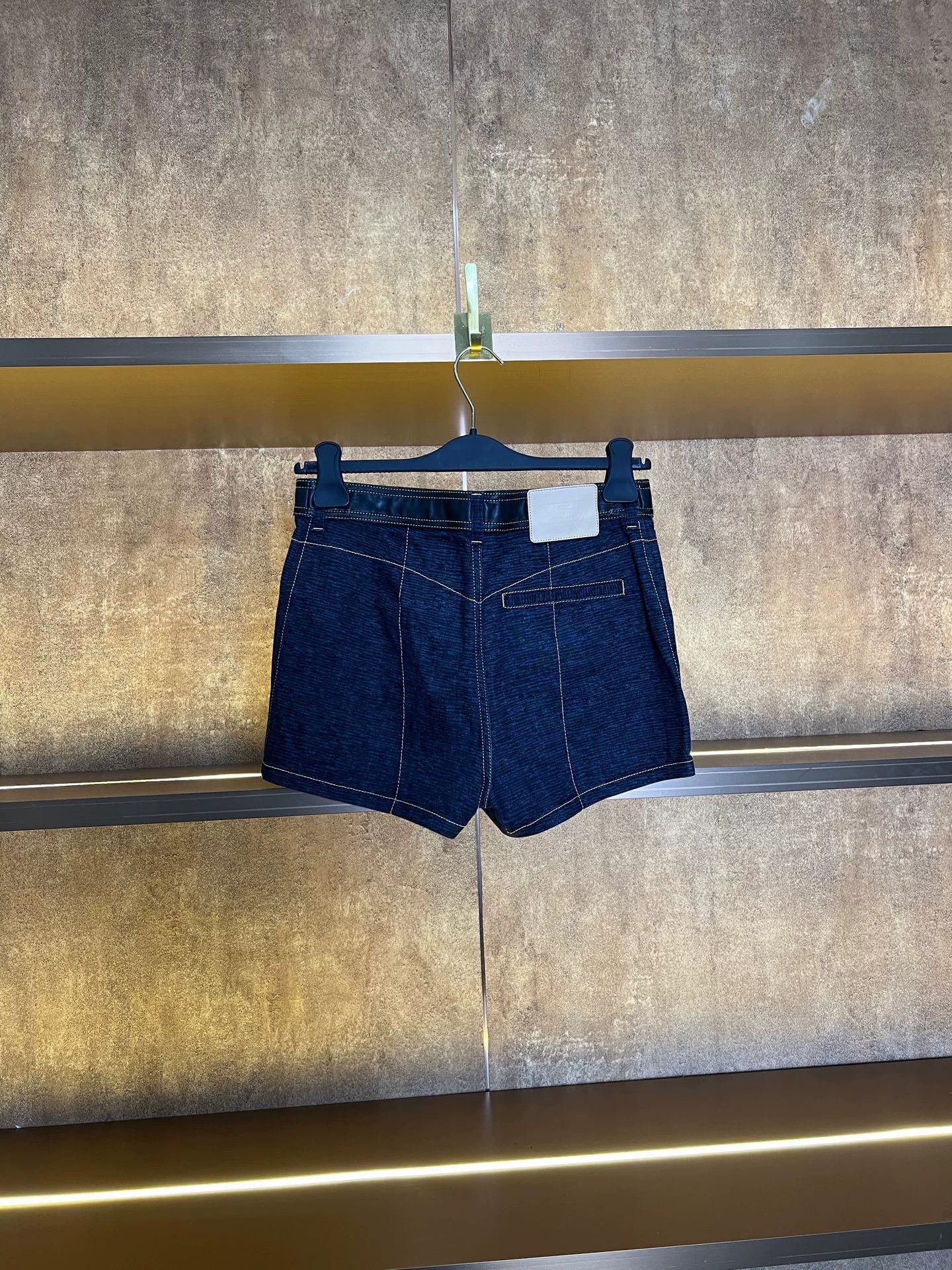 Louis Vuitton LV Denim Shorts Size US 40 / EU 56 - 2 Thumbnail