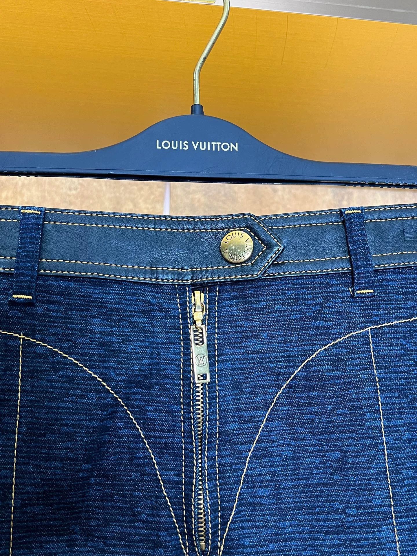 Louis Vuitton LV Denim Shorts Size US 40 / EU 56 - 3 Thumbnail