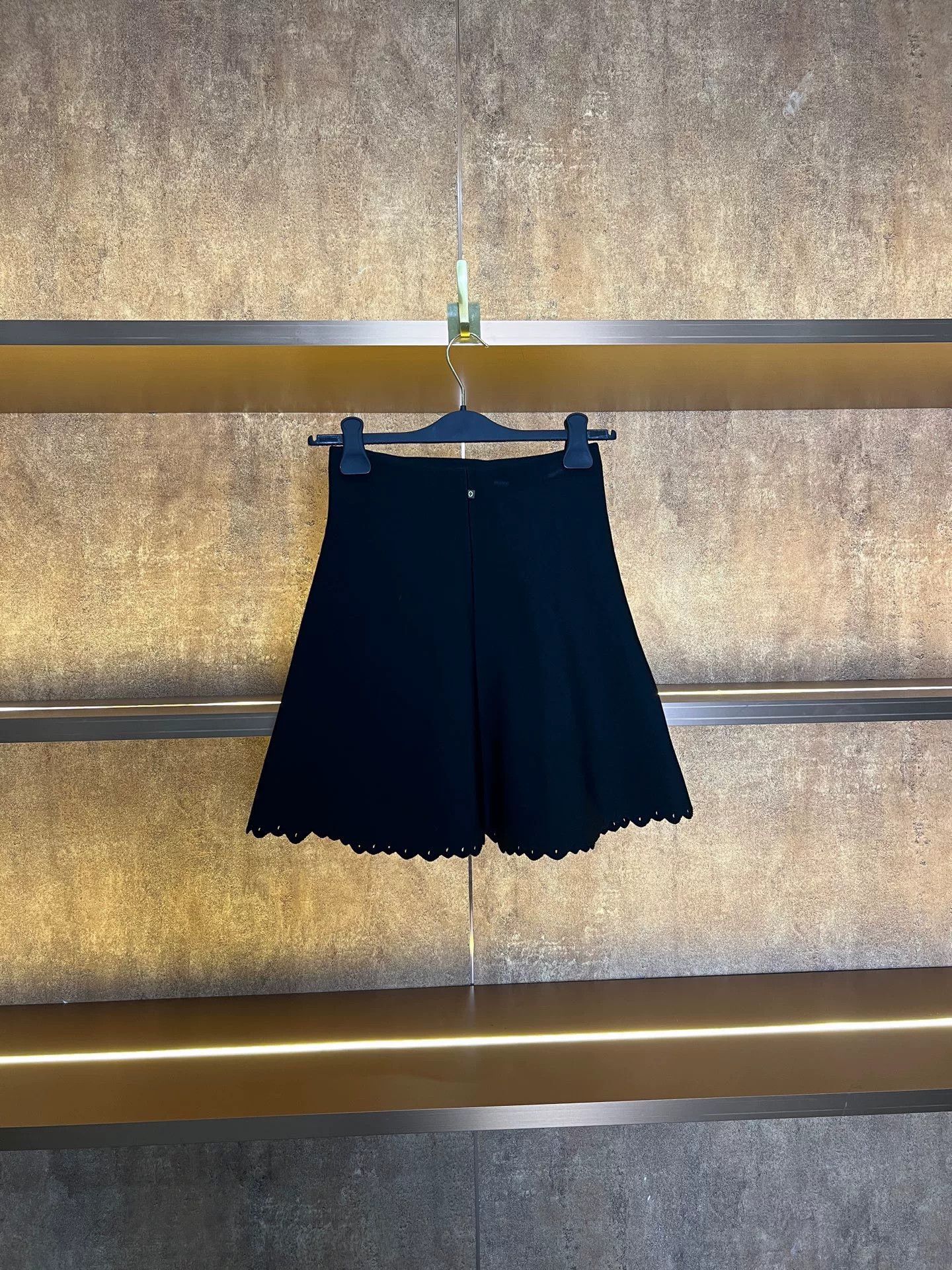 Louis Vuitton LV Knit Skirt Size 34" / US 12 / IT 48 - 2 Thumbnail