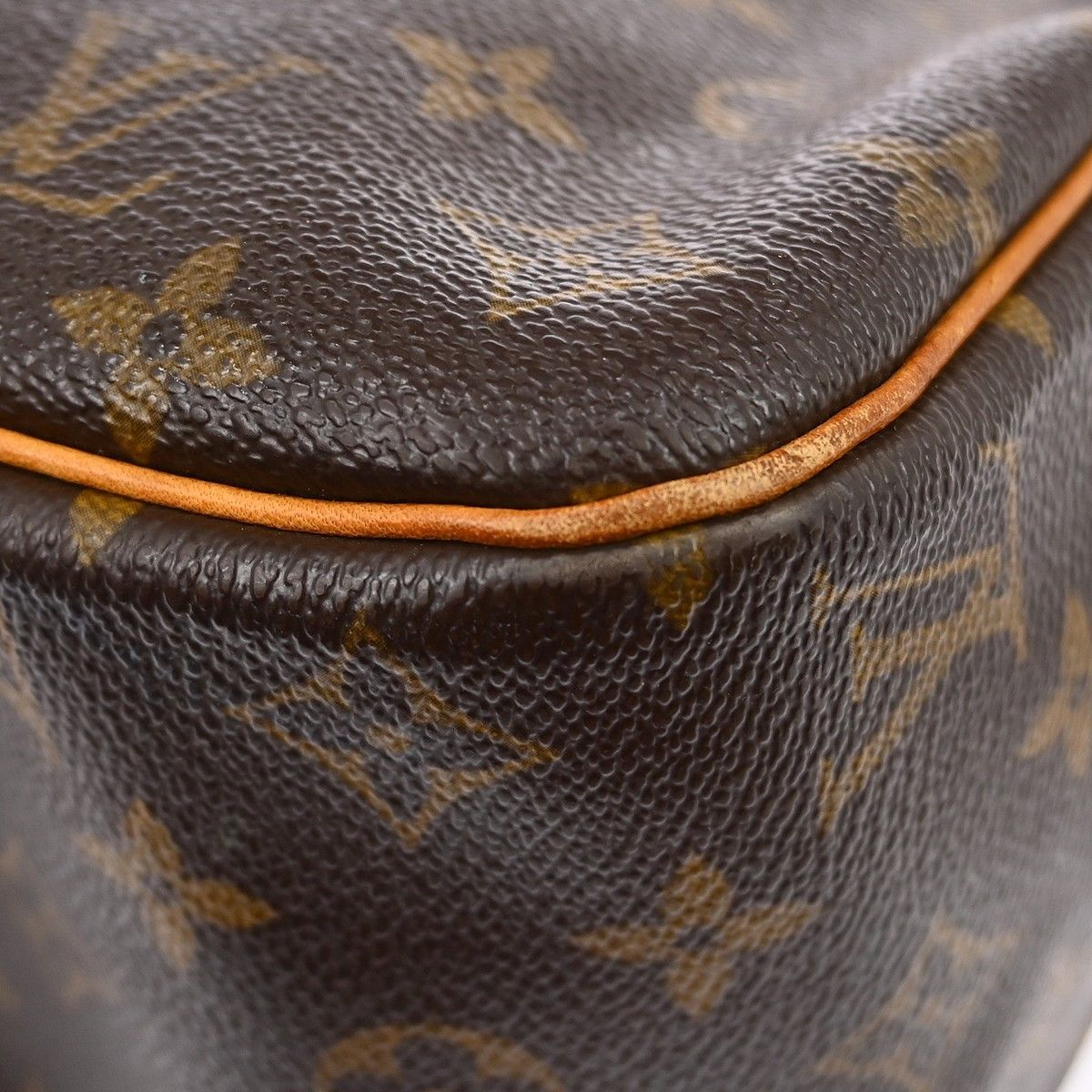 Louis Vuitton Louis Vuitton Cite Handbag Monogram Canvas Size ONE SIZE - 8 Thumbnail