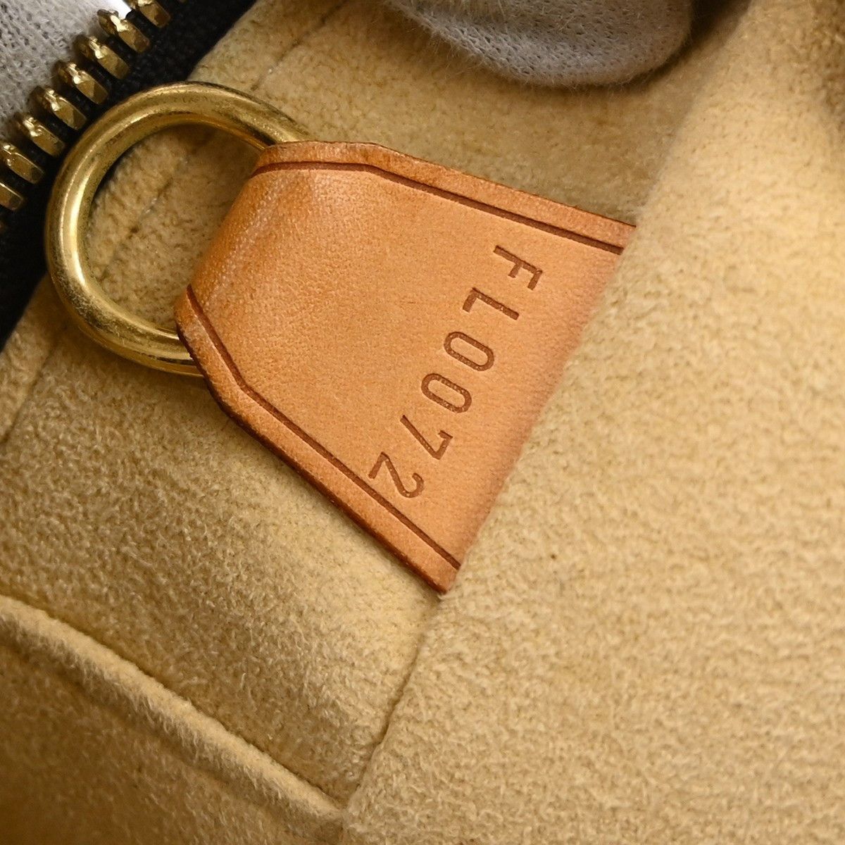 Louis Vuitton Louis Vuitton Cite Handbag Monogram Canvas Size ONE SIZE - 5 Thumbnail