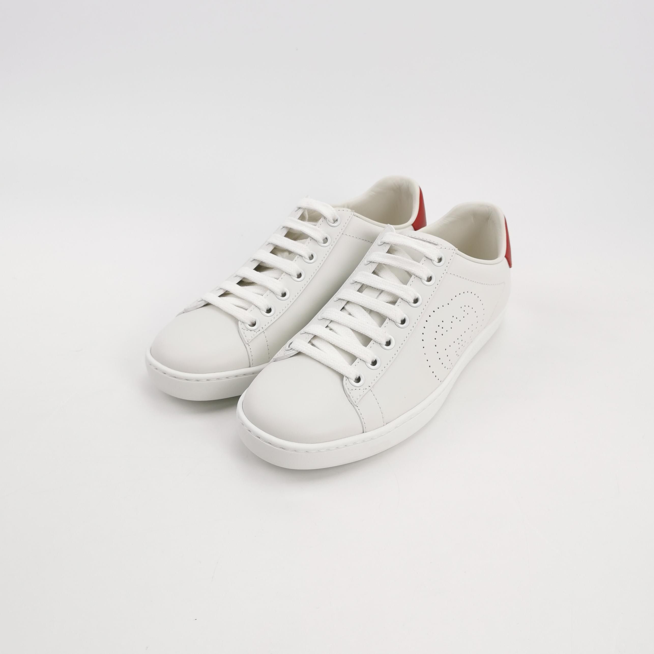 Gucci Gucci Women 5 Lowtop Sneakers Size US 5 / IT 35 - 2 Thumbnail