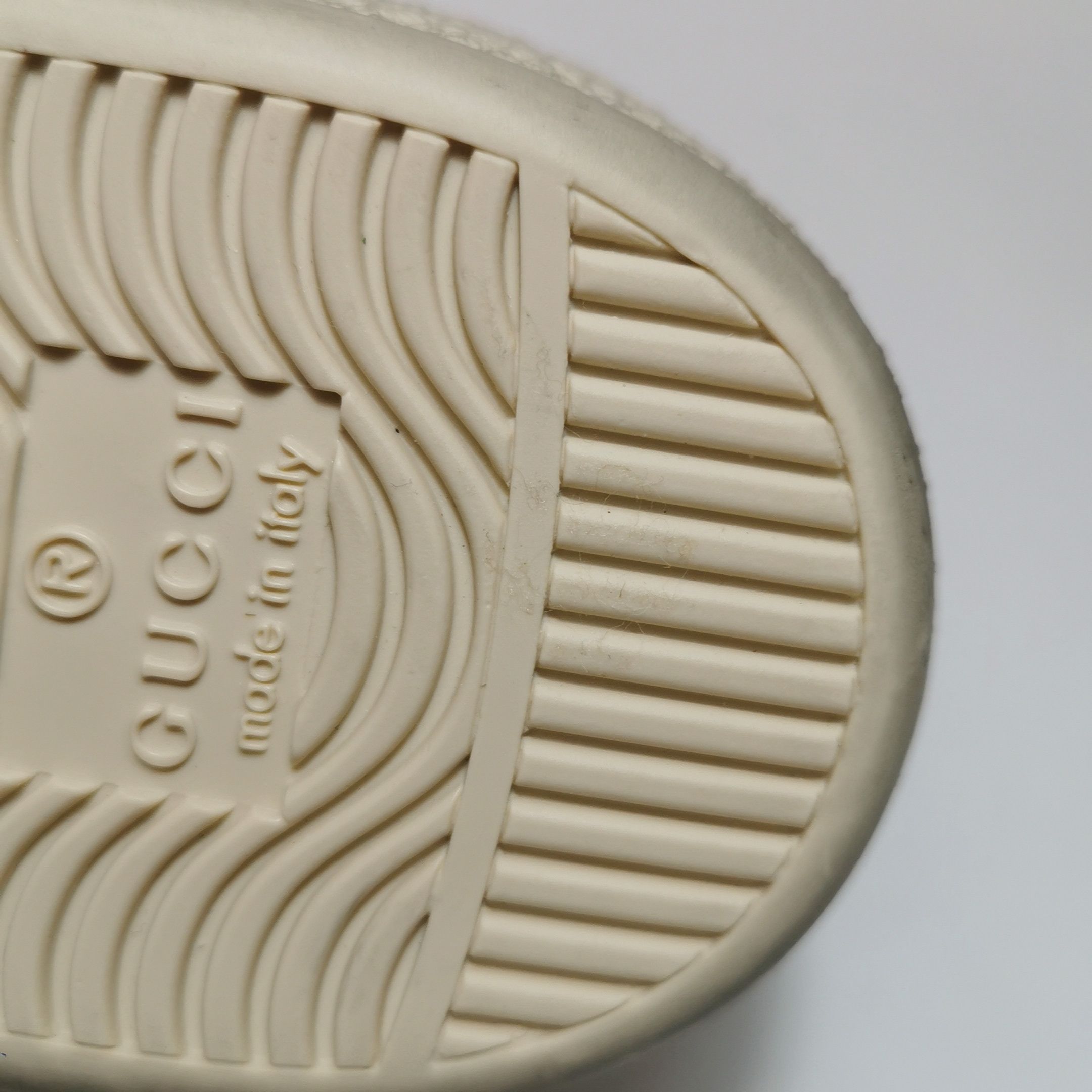 Gucci Gucci Women 5 Lowtop Sneakers Size US 5 / IT 35 - 9 Thumbnail