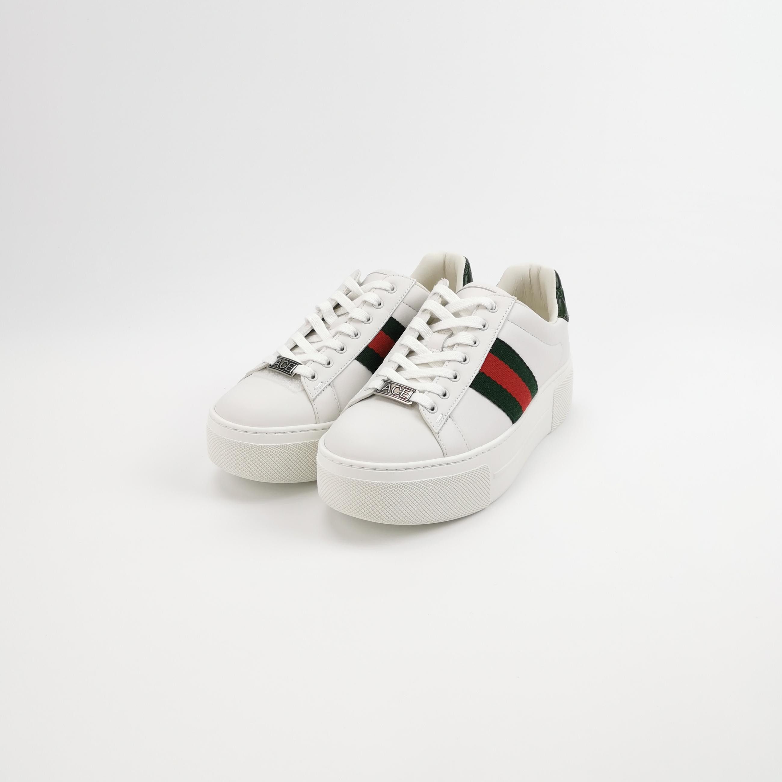 Gucci Gucci Women 5 Lowtop Sneakers Size US 5 / IT 35 - 2 Thumbnail