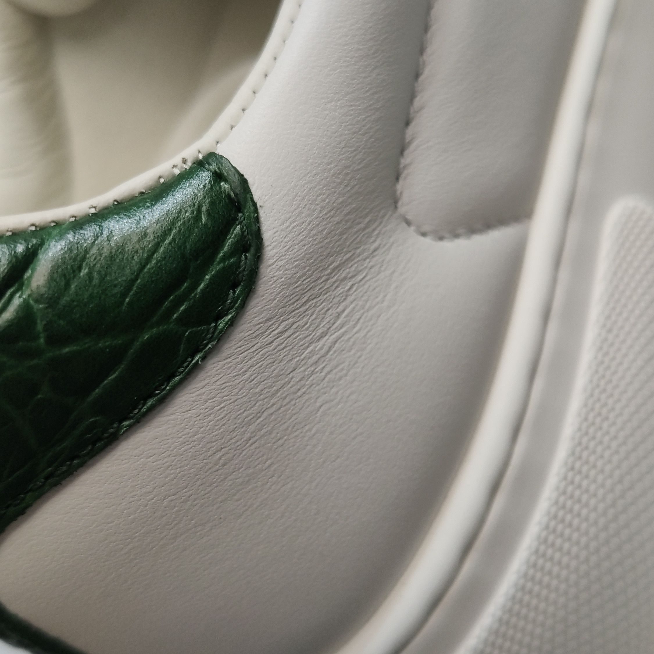 Gucci Gucci Women 5 Lowtop Sneakers Size US 5 / IT 35 - 8 Thumbnail