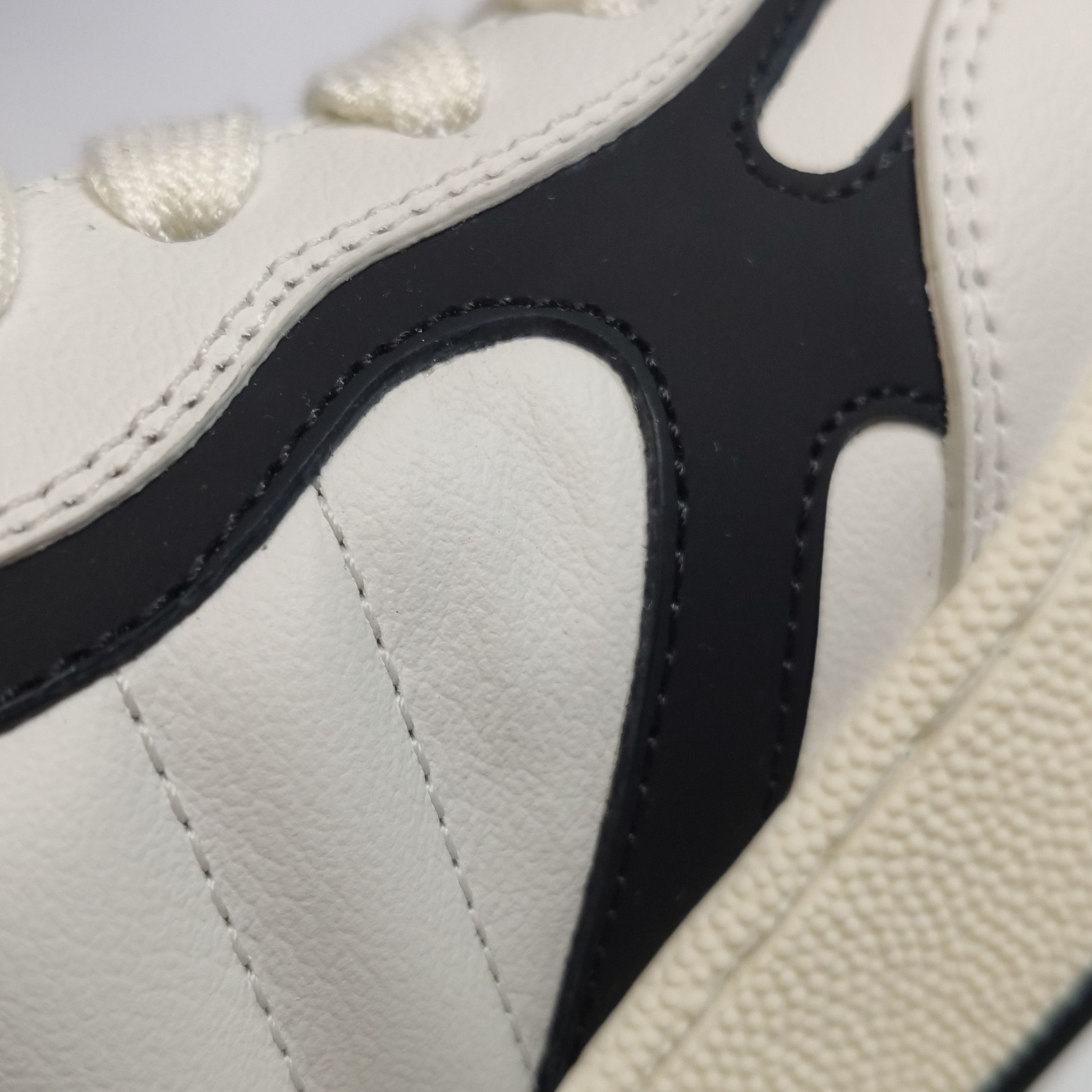 Gucci Gucci Women 7-5 Lowtop Sneakers Size US 7.5 / IT 37.5 - 8 Thumbnail