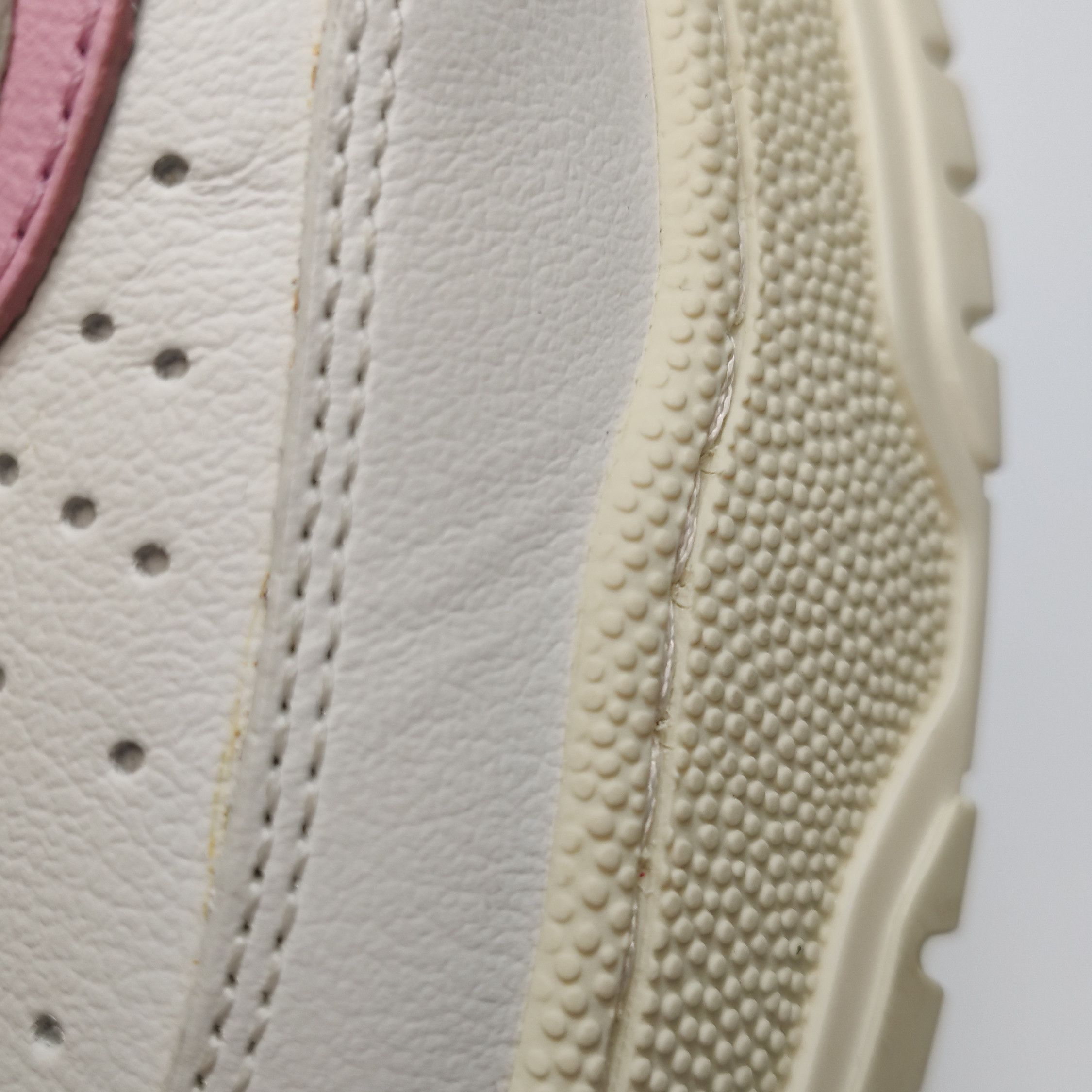 Gucci Gucci Women 7 Lowtop Sneakers Size US 7 / IT 37 - 11 Thumbnail