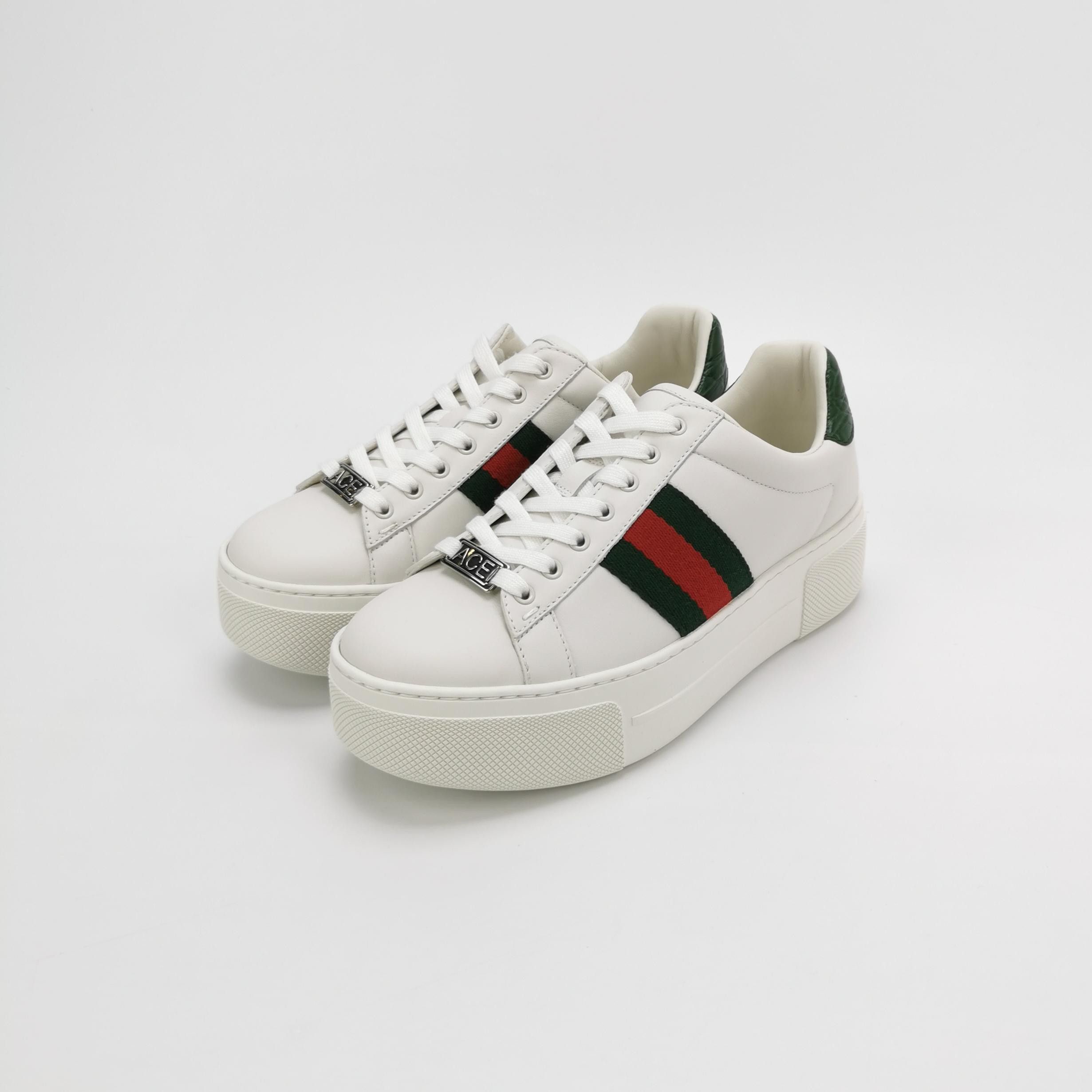 Gucci Gucci Women 5 Lowtop Sneakers Size US 5 / IT 35 - 2 Thumbnail